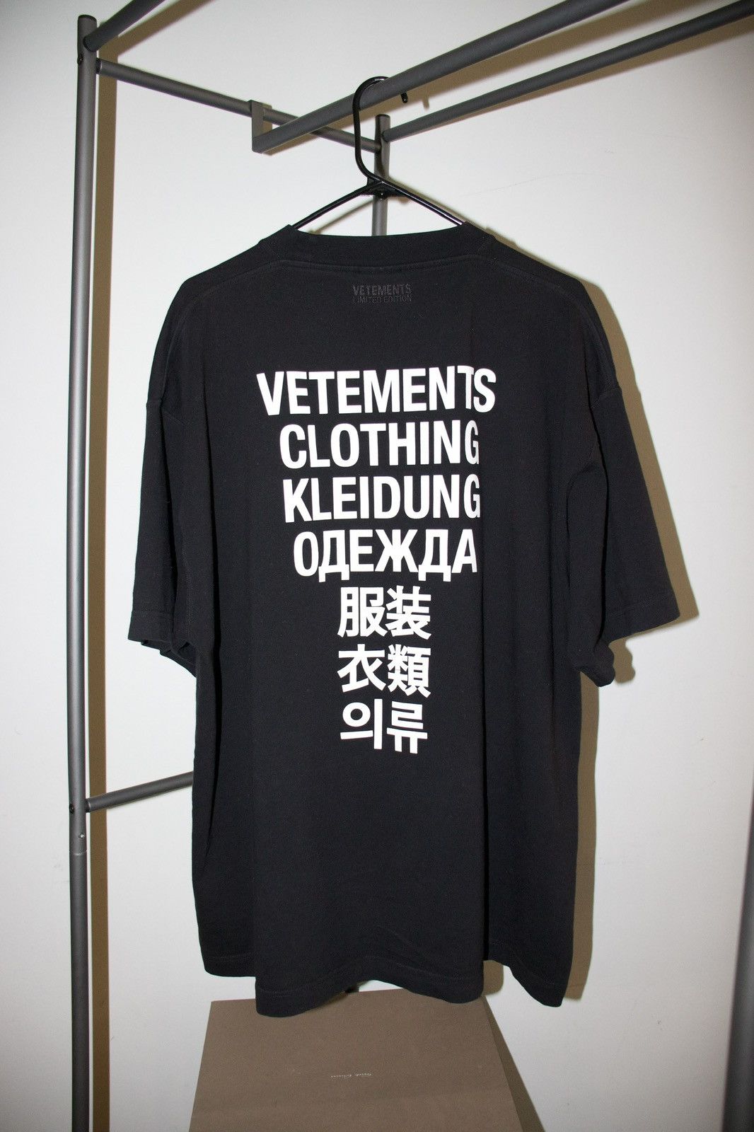 Vetements VETEMENTS “MULTILINGUAL” TSHIRT Size US M / EU 48-50 / 2 - 6 Thumbnail