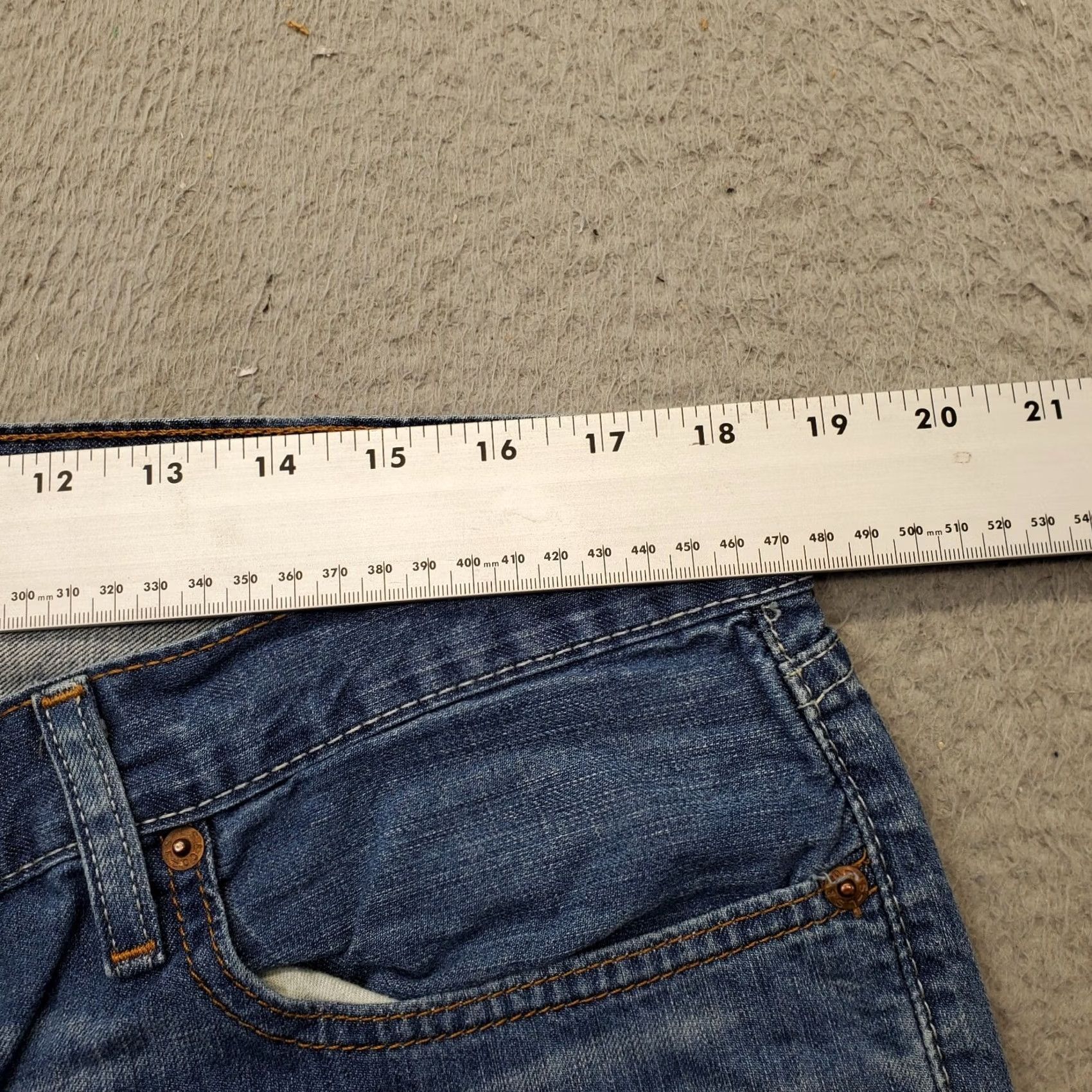 Levi's Levi's Jeans Mens Size 38 Levi's Jeans Blue Denim Medium Wash Comfort Straight Leg 5-Pocket Regular Inseam 30" Size US 38 / EU 54 - 5 Thumbnail
