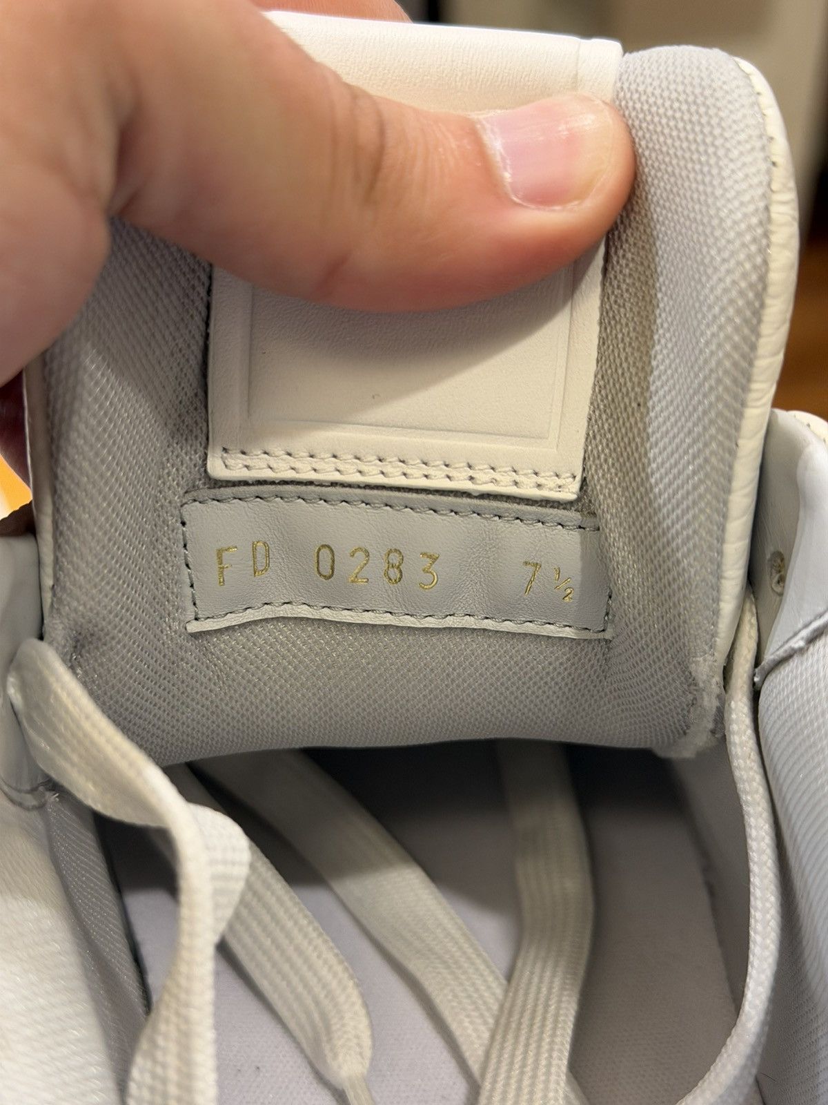 Louis Vuitton Louis Vuitton LV Trainer - White Size US 9 / EU 42 - 8 Thumbnail