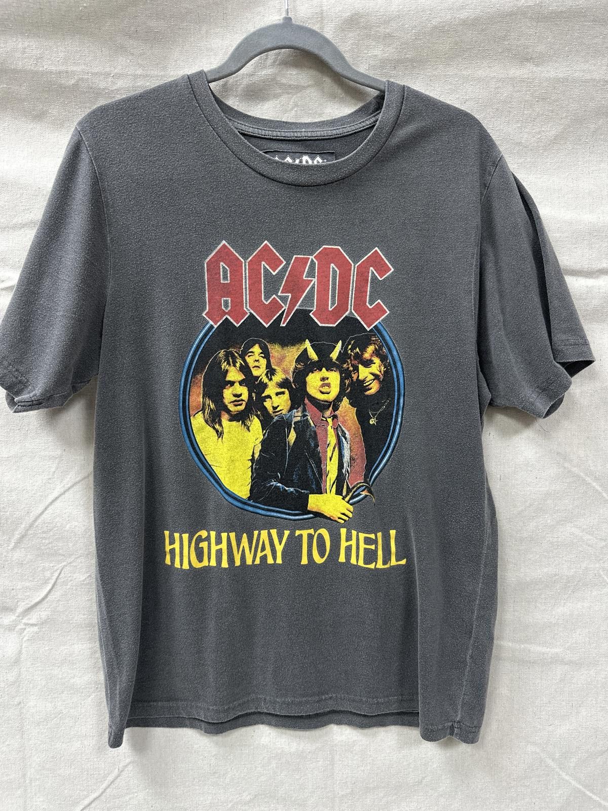 Pull & Bear AC/DC Highway to Hell T-Shirt Size S / US 4 / IT 40 - 1 Thumbnail