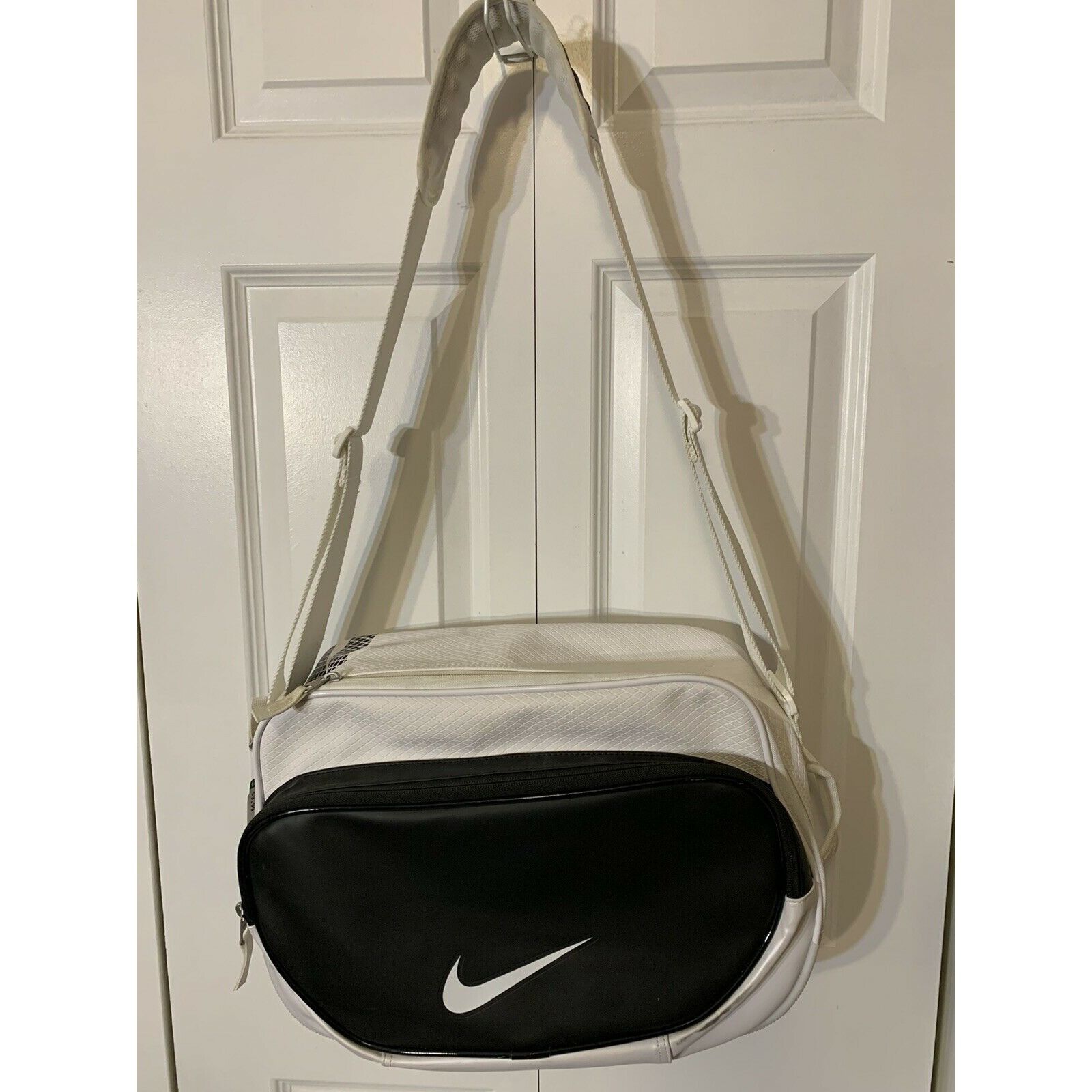 Nike Nike Duffle Bag Max Air Training Gym Sports White Black Over Size ONE SIZE - 3 Thumbnail