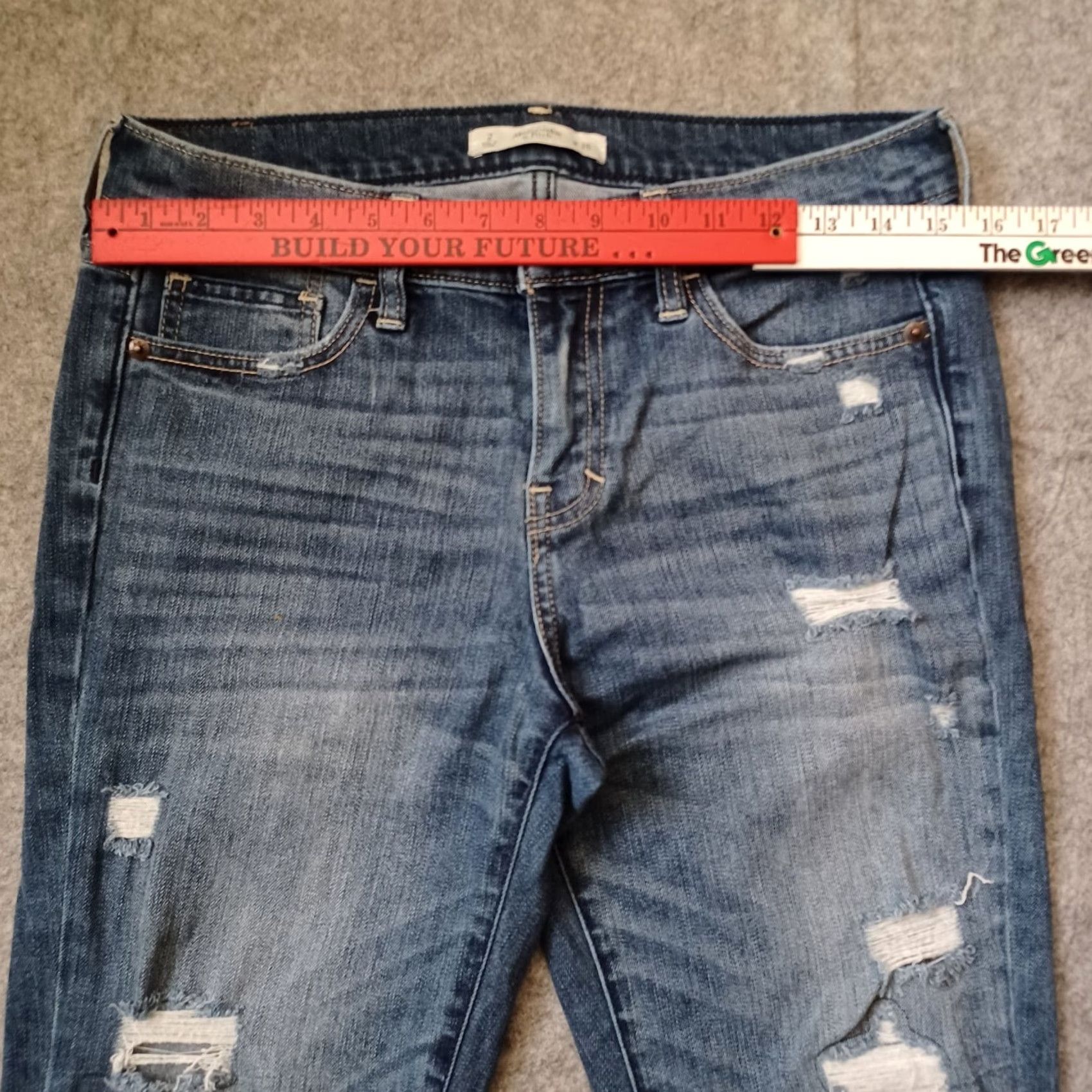 Abercrombie & Fitch Abercrombie & Fitch Jeans Women 2 26 Blue Distressed Medium Wash 31x26 Classic Tapered Jeans Womens Jeans Size 26" / US 2 / IT 38 - 7 Thumbnail