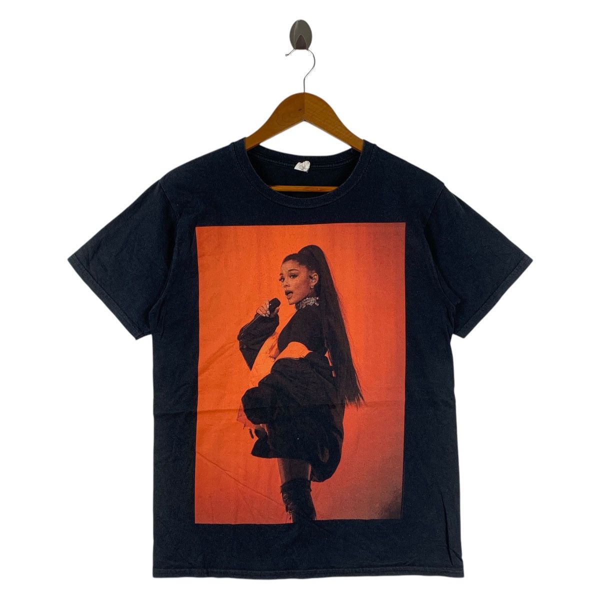 Gildan ARIANNA GRANDE Big printed tee Size US M / EU 48-50 / 2 - 1 Thumbnail