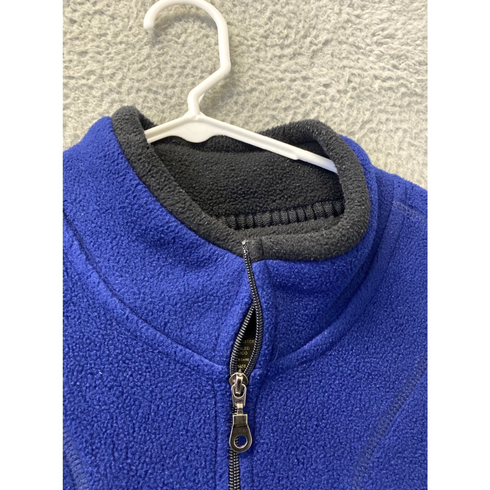 Champion VINTAGE Champion Vest Full Zip Fleece Outdoors Blue Men’s Size S Adults Unisex Pockets 90s 2000s Y2K Size US S / EU 44-46 / 1 - 3 Thumbnail