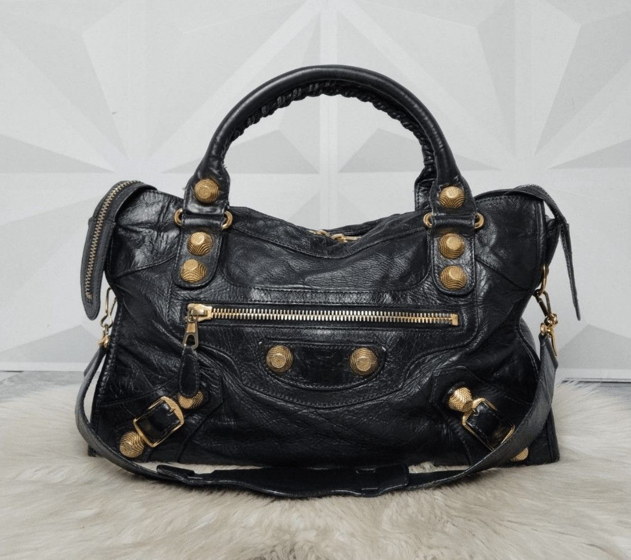 トートバッグ BALENCIAGA Slate Leather Le Cagole Xs Shoulder Bag Balenciaga Slate Leather Le Cagole XS Shoulder Bag – LOZURI®