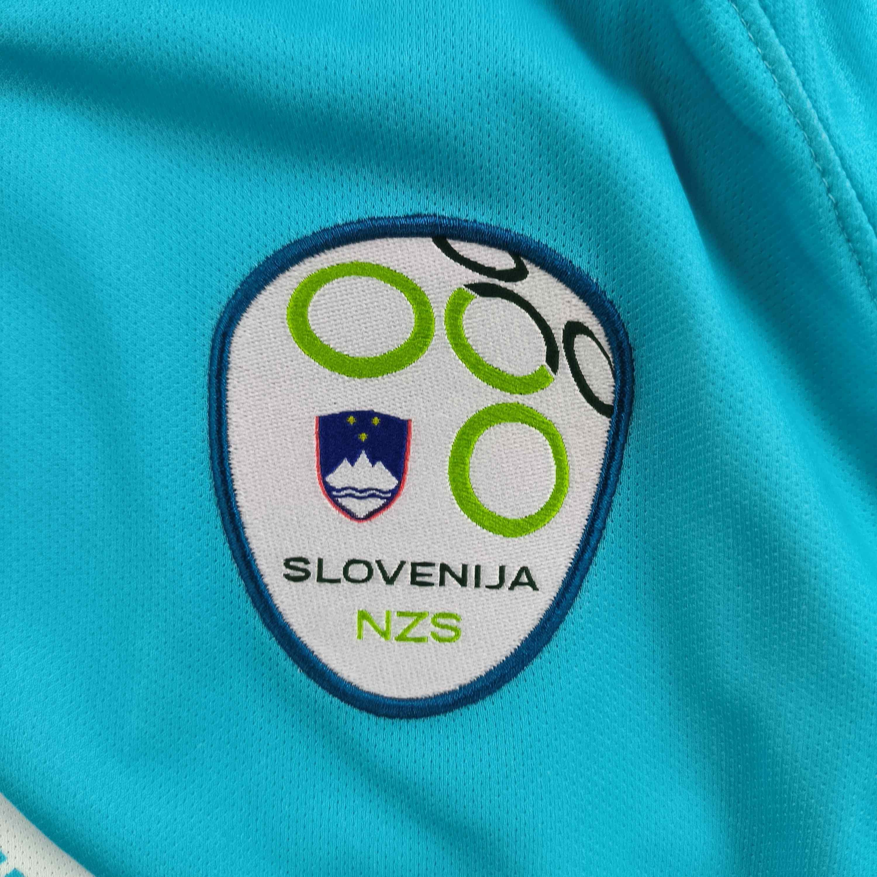 Nike SIGNED Slovenia 2016-17 Nike home #15 football jersey size S Size US S / EU 44-46 / 1 - 3 Thumbnail