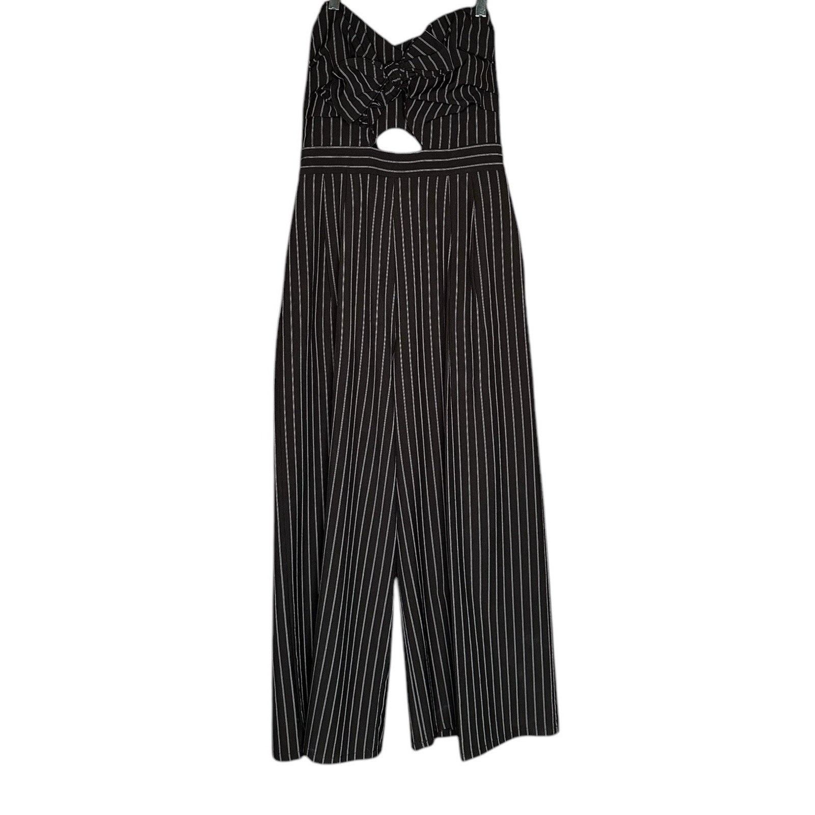 ASTR The Label ASTR Mara Black Pinstripe Cropped Wide Leg Jumpsuit L Size 30" / US 8 / IT 44 - 2 Thumbnail