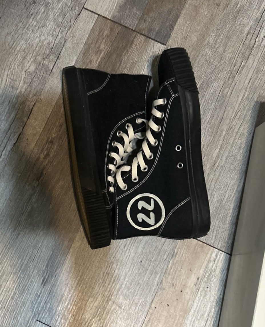 Maison Margiela Maison Margiela High Top Black And White Seude Tabi Sneakers Size US 7 / EU 40 - 3 Thumbnail