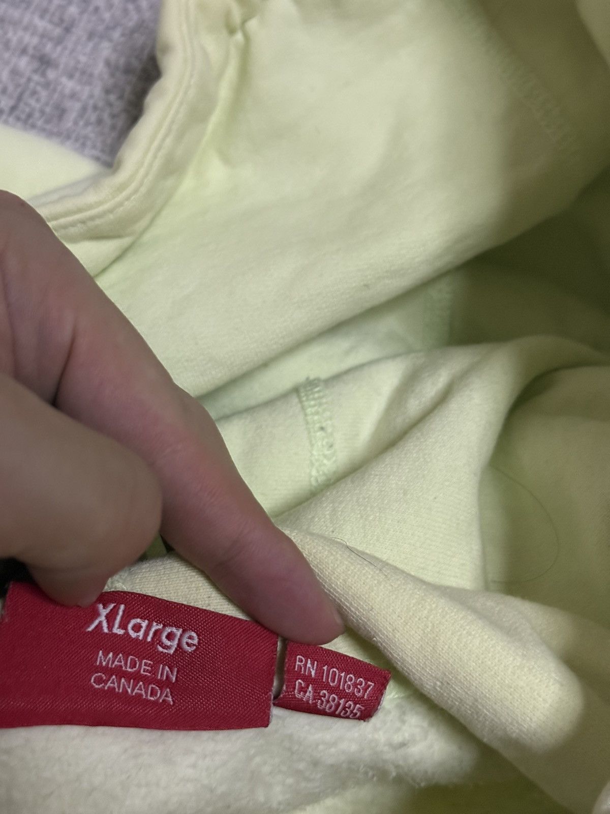 Supreme Supreme fw17 pale Lime yellow box logo hoodie sweatershirt Size US XL / EU 56 / 4 - 4 Thumbnail