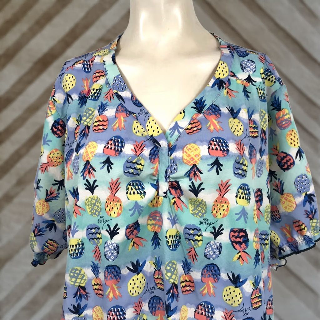 Betsey Johnson BETSEY JOHNSON Women TOP 3XL Multicolor Short Sleeve V Neck Smock Scrub Top Size XXL / US 16-18 / IT 52-54 - 1 Thumbnail