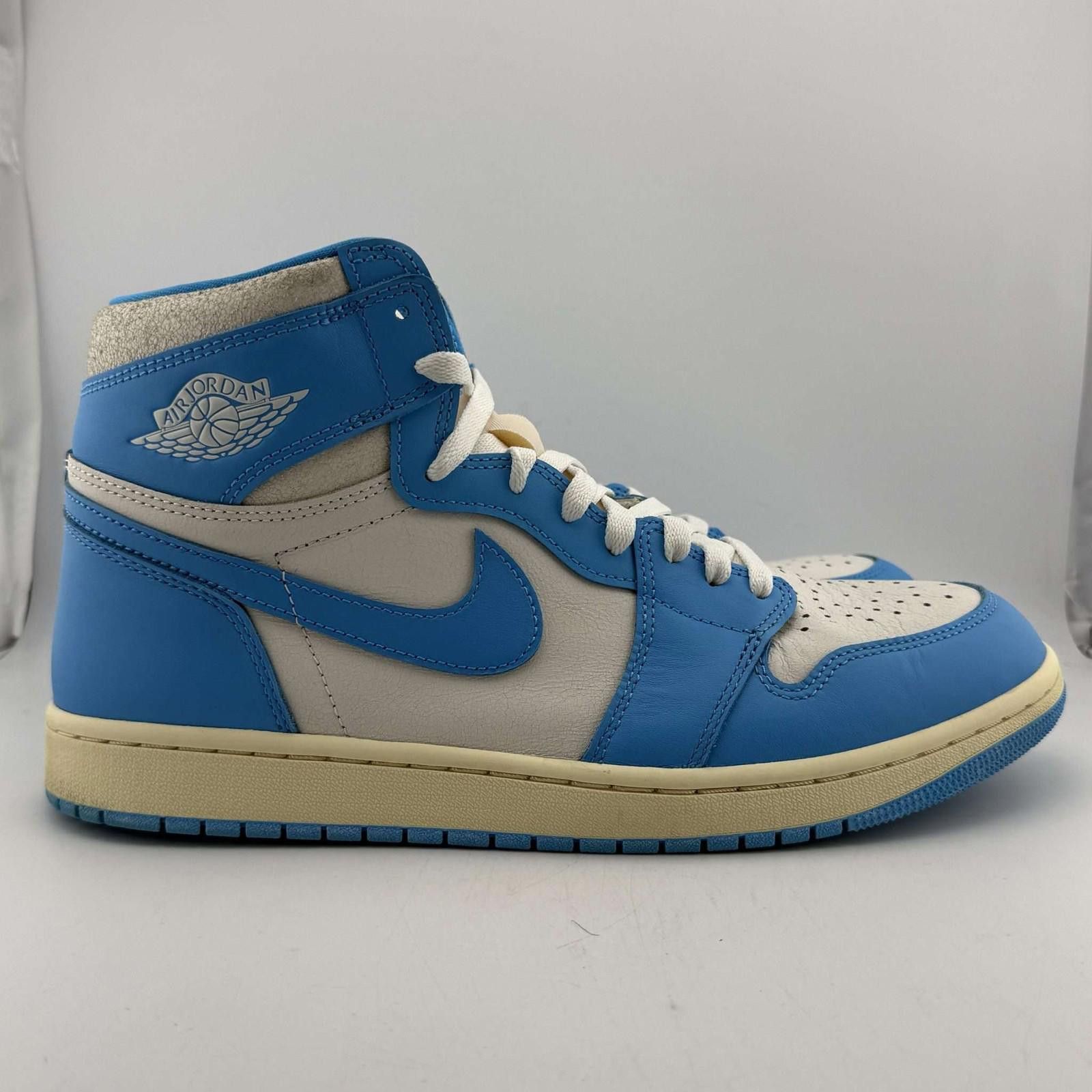 Nike Air Jordan 1 Retro High UNC Reimagined US 11 Used with Box Size US 11 / EU 44 - 4 Thumbnail