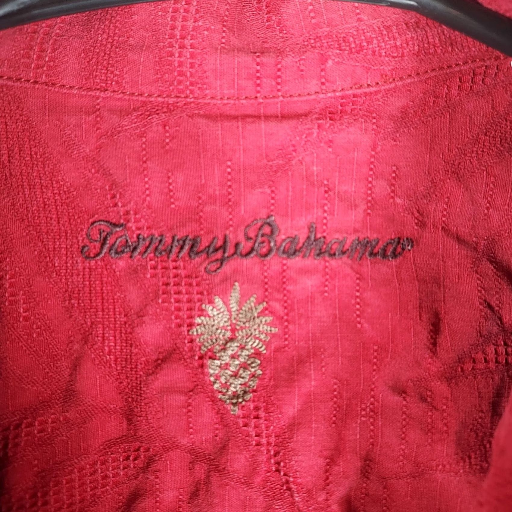 Tommy Bahama Tommy Bahama Silk Camp Shirt Red Silk Short Sleeve Button-Up Collared 100% Silk Men’s L Holiday Resort Vintage No Size US L / EU 52-54 / 3 - 3 Thumbnail