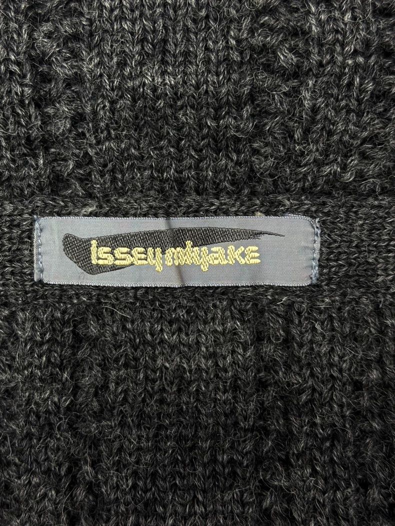 Issey Miyake Issey Miyake A loose-fitting bat-sleeve cardigan Size M / US 6-8 / IT 42-44 - 4 Thumbnail