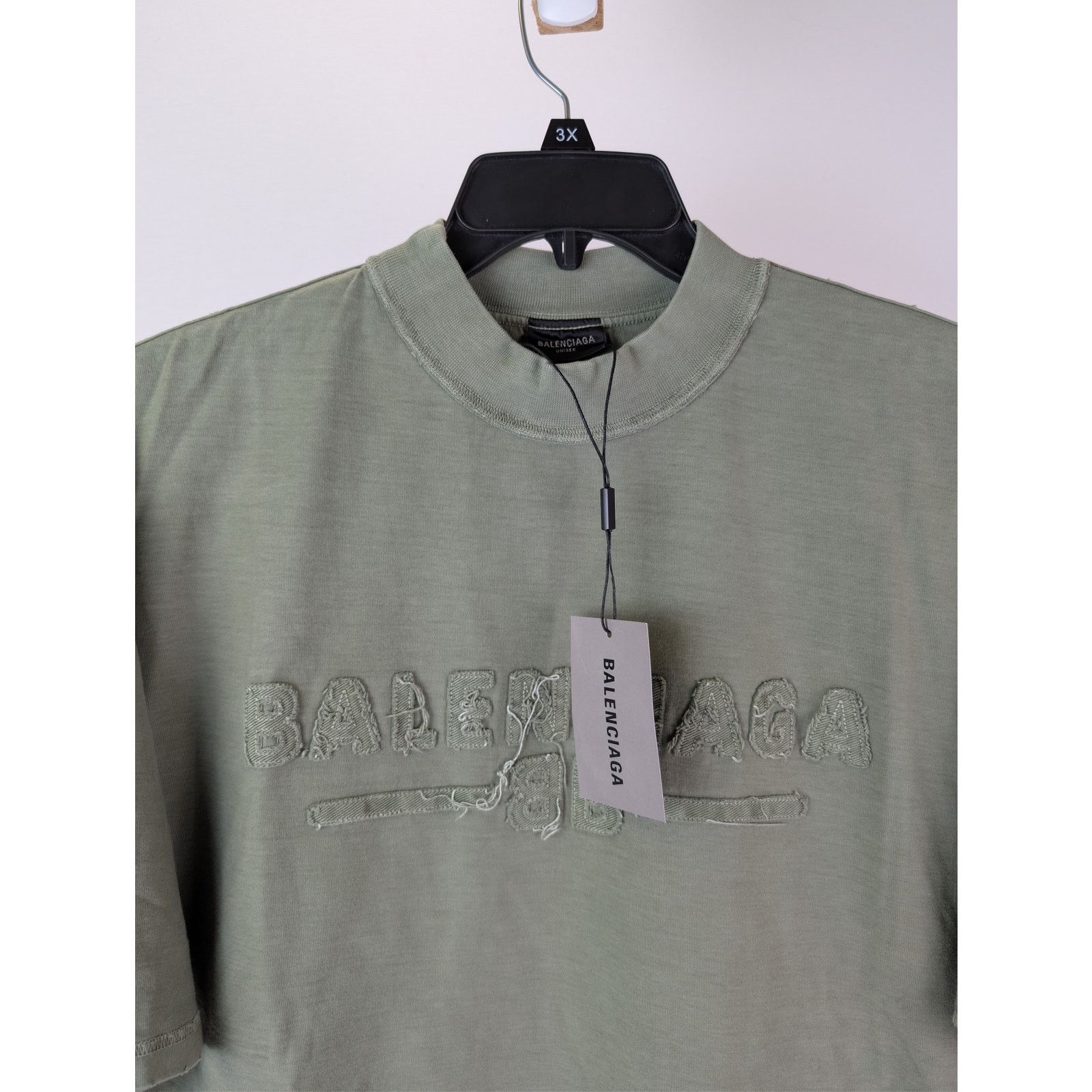 Balenciaga o1rshd1 Contrast Logo Embroidery T-Shirt in Green Size US L / EU 52-54 / 3 - 7 Thumbnail