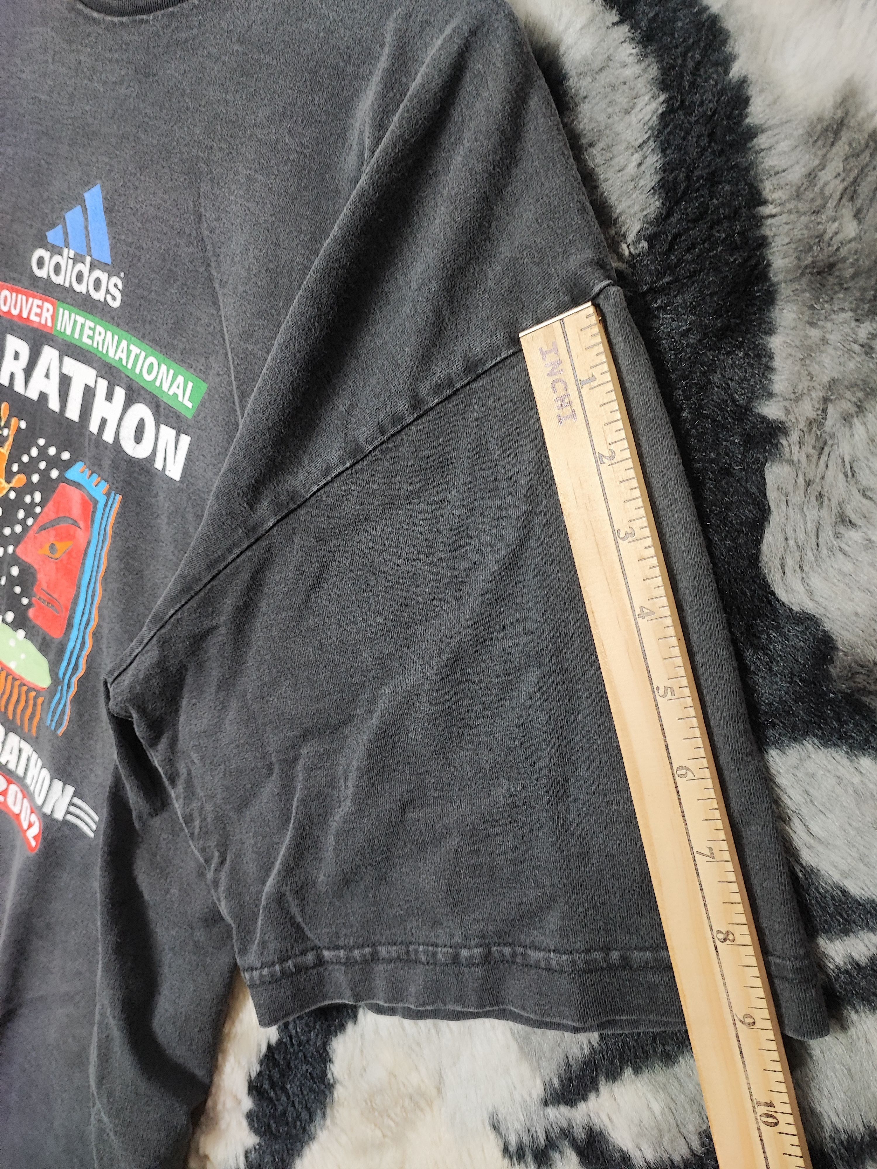 Adidas Adidas Vintage Tshirt Marathon Size US L / EU 52-54 / 3 - 8 Thumbnail
