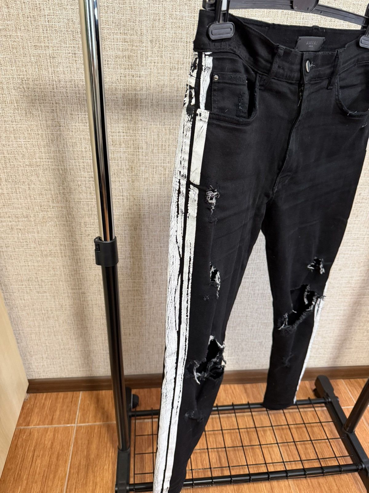 Amiri AMIRI DISTRESSED SLIM JEANS Size US 36 / EU 52 - 4 Thumbnail