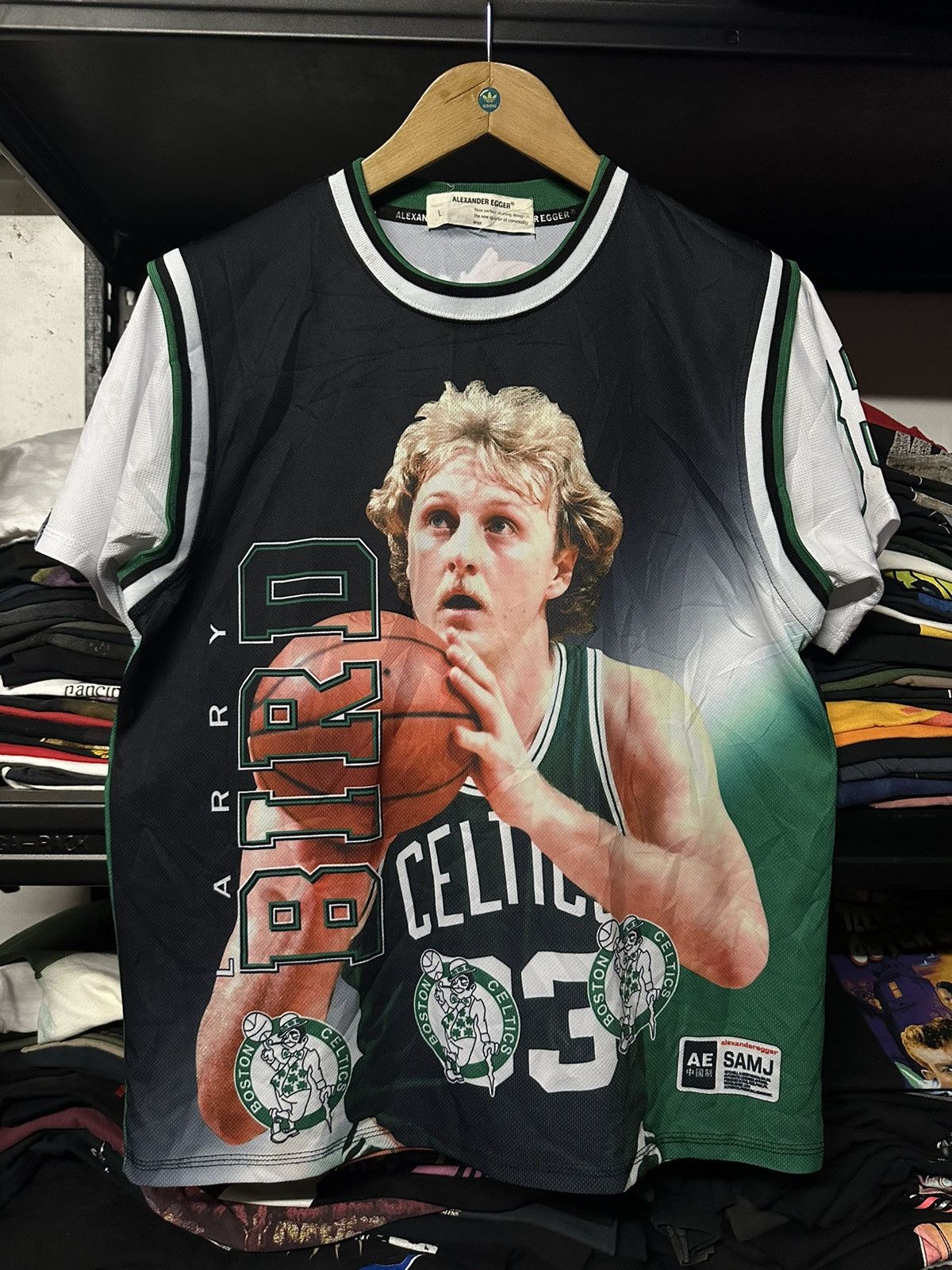 Larry selling Bird vintage t-shirt Boston Celtics