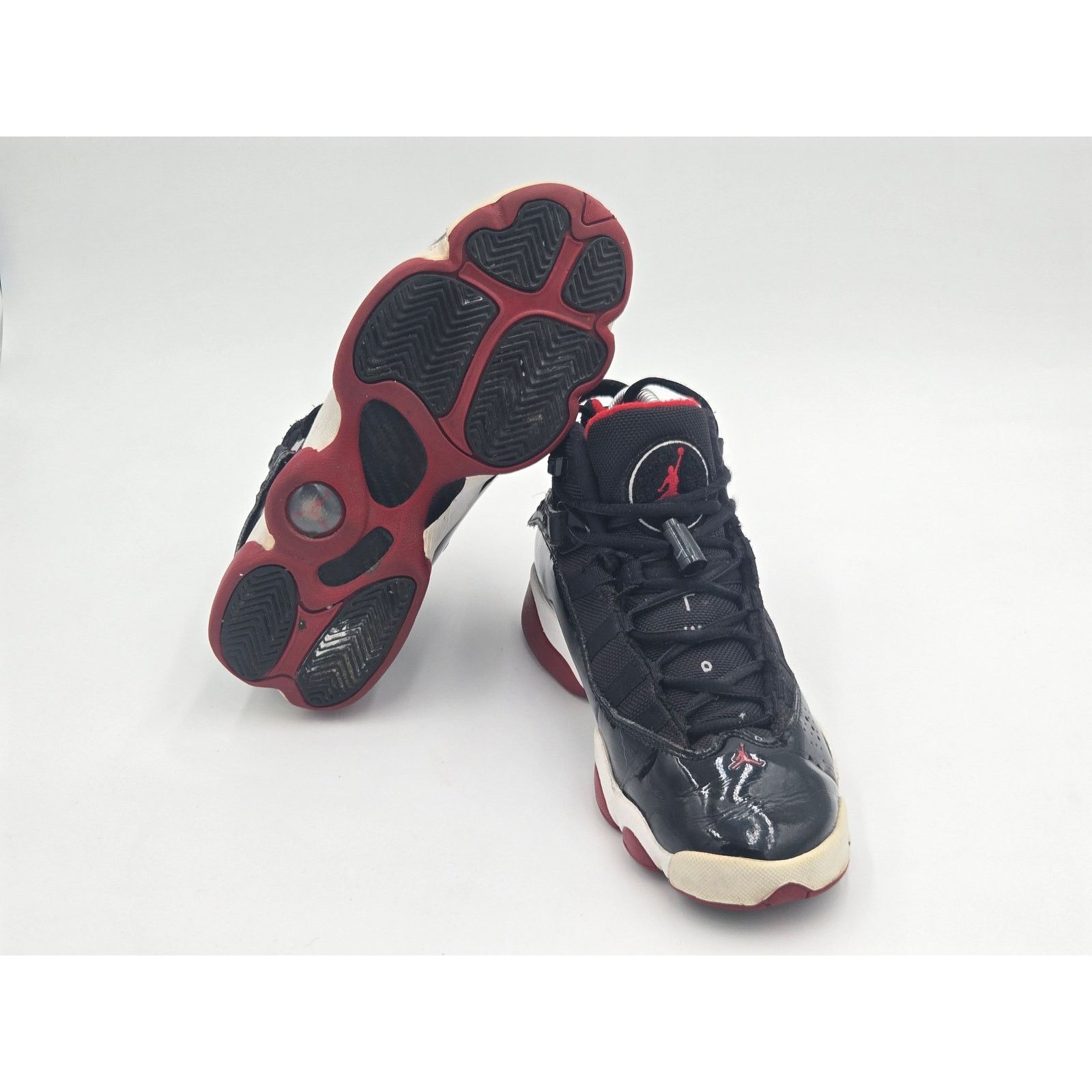 Jordan Brand Jordan 6 Rings Bred Youth Basketball Sneakers Size 6Y Size US 6 / EU 39 - 7 Thumbnail