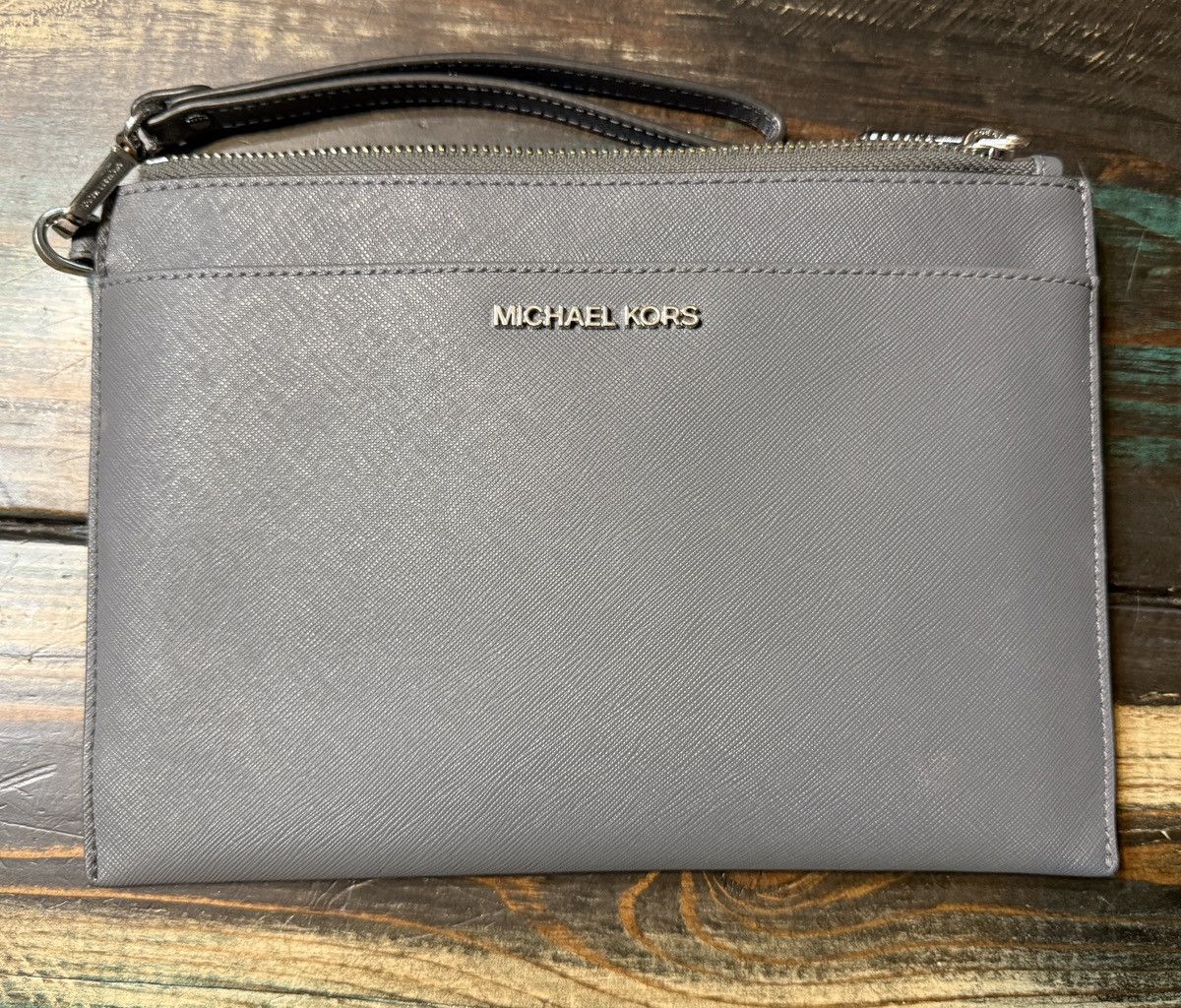 Michael Kors Michael Kors Gray Leather Wristlet Size ONE SIZE - 1 Thumbnail