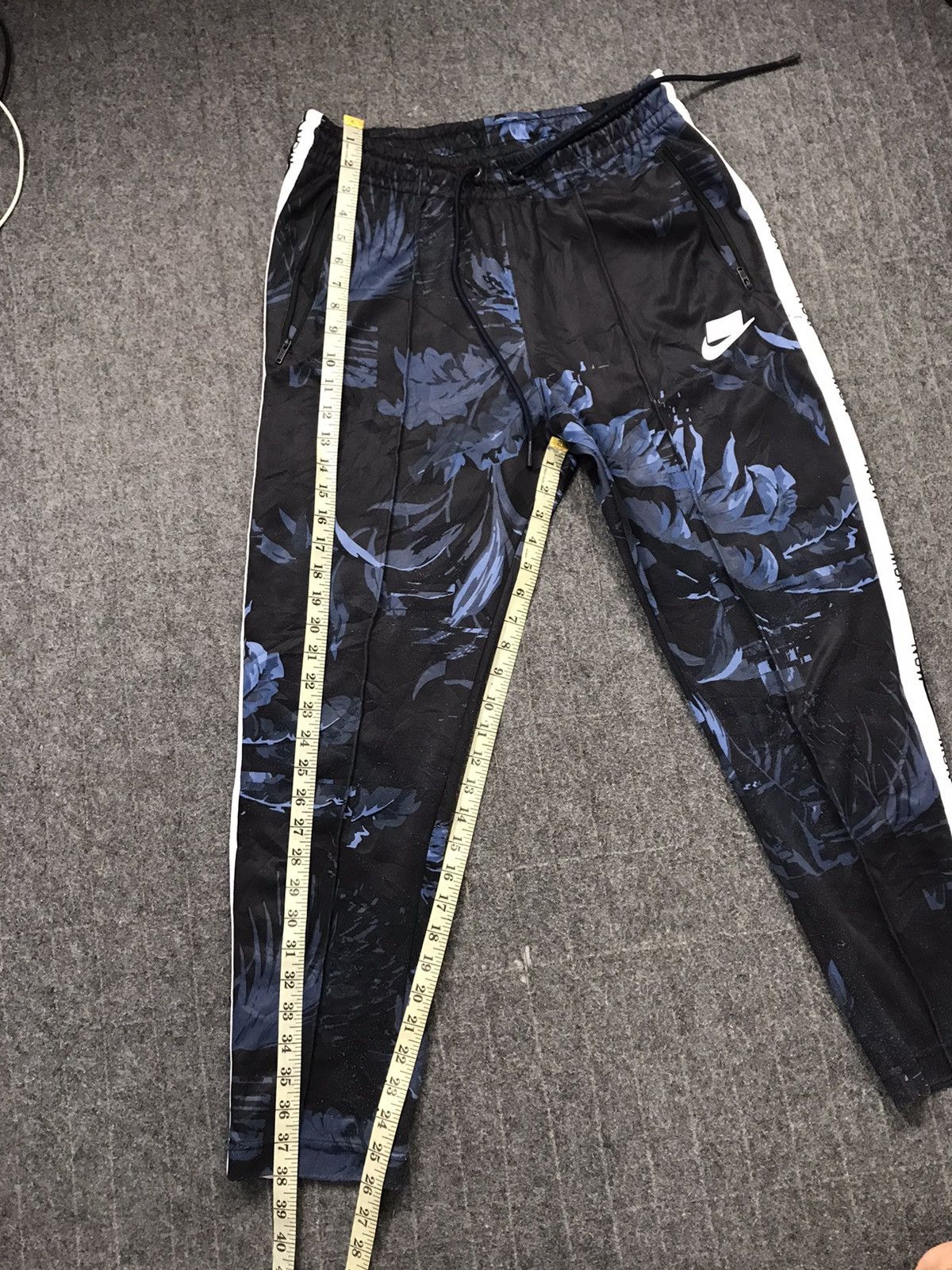 Nike Nike Sportwear Floral Tracksuit Jogger Pant Stretchable Size 30" / US 8 / IT 44 - 9 Thumbnail