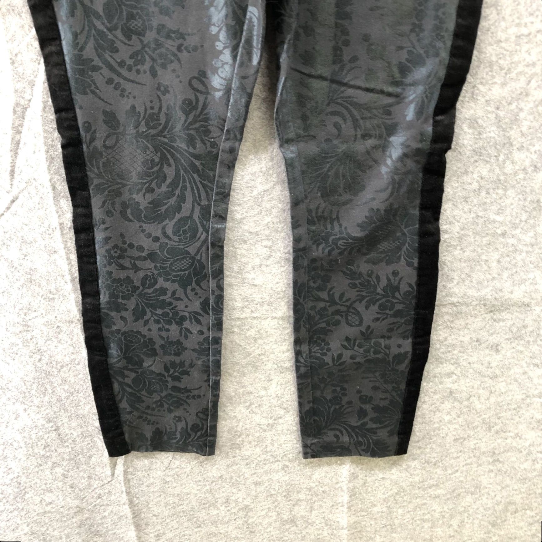 Anthropologie Anthropologie The Essential Skinny Pants Womens 2 Black Jacquard Velvet Floral Cotton Blend Back Zip Slim Skinny Ankle Pant Womens Size 26" / US 2 / IT 38 - 4 Thumbnail