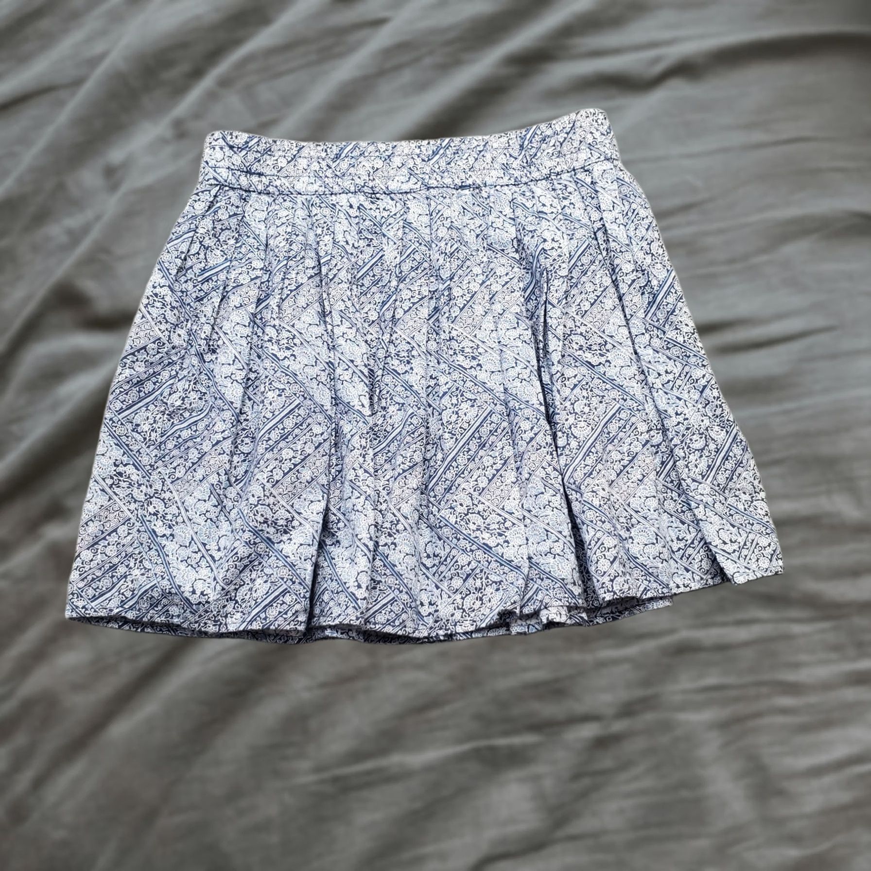 American Eagle Outfitters American Eagle Outfitters Skirt Womens M Multicolor Floral Lined Pleated A-Line Dress? Size 32" / US 10 / IT 46 - 1 Thumbnail