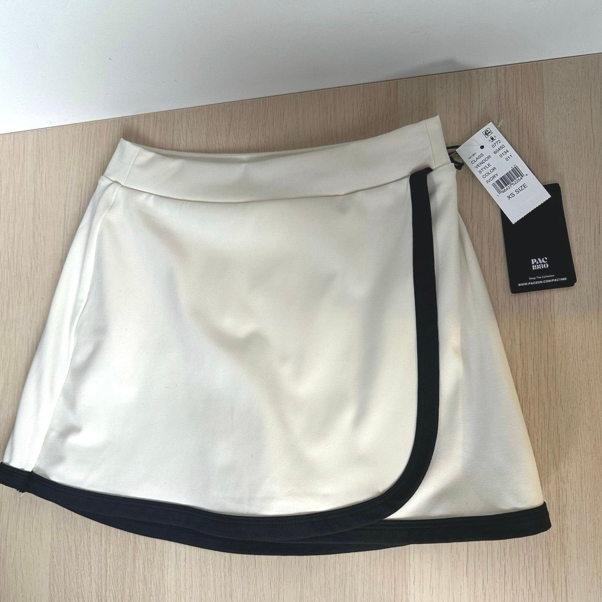Pacsun PAC 1980 PAC WHISPER Active White Mini Skort - Size XS Size 26" / US 2 / IT 38 - 4 Thumbnail