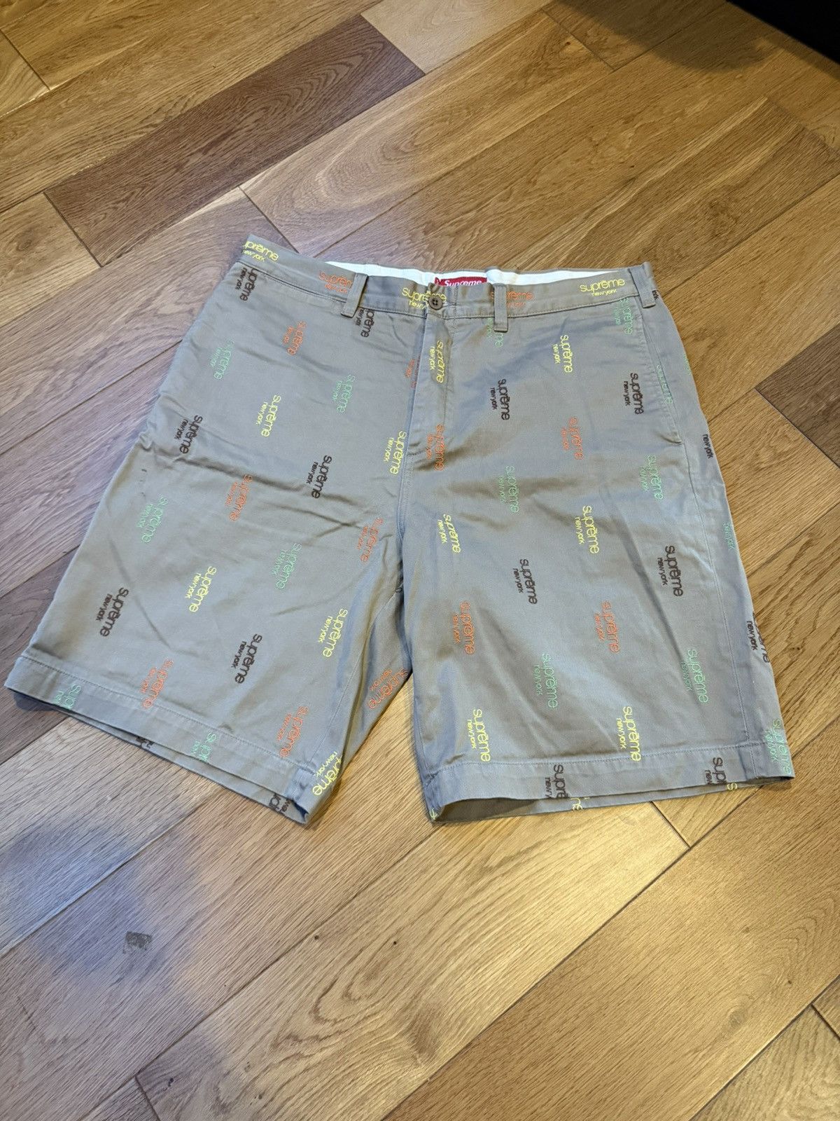 Supreme Supreme Classic Logo Chino Short SS23 Beige Size US 36 / EU 52 - 1 Thumbnail
