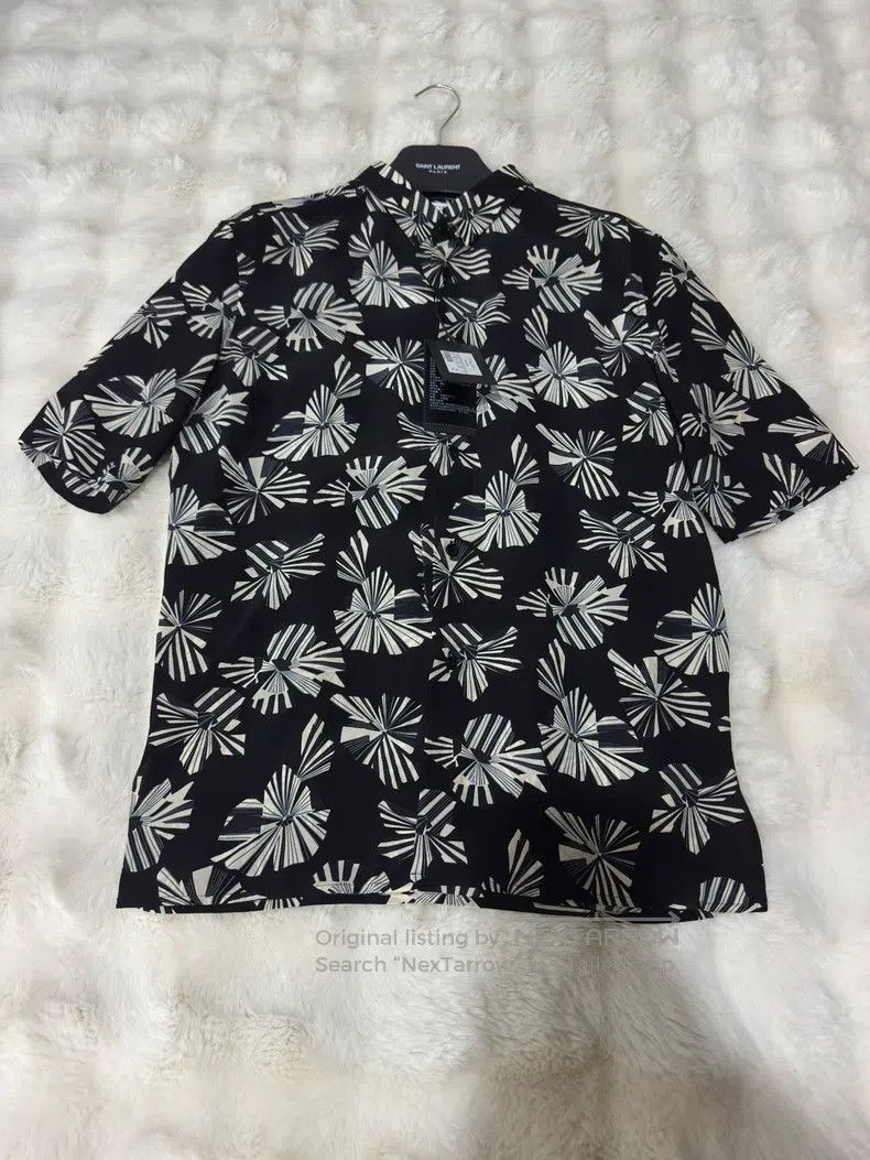 Saint Laurent Paris Saint Laurent Paris size 37 Prism Flower Pure Silk Short Sl Size US S / EU 44-46 / 1 - 1 Thumbnail