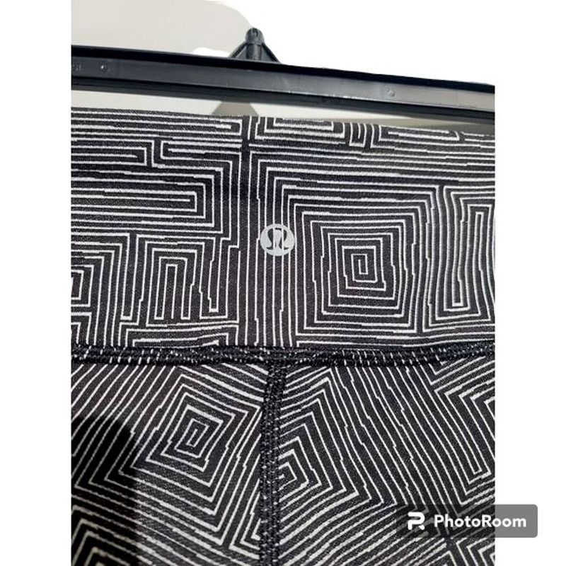 Lululemon Lululemon Wunder Under Crop Leggings Size 26" / US 2 / IT 38 - 4 Thumbnail