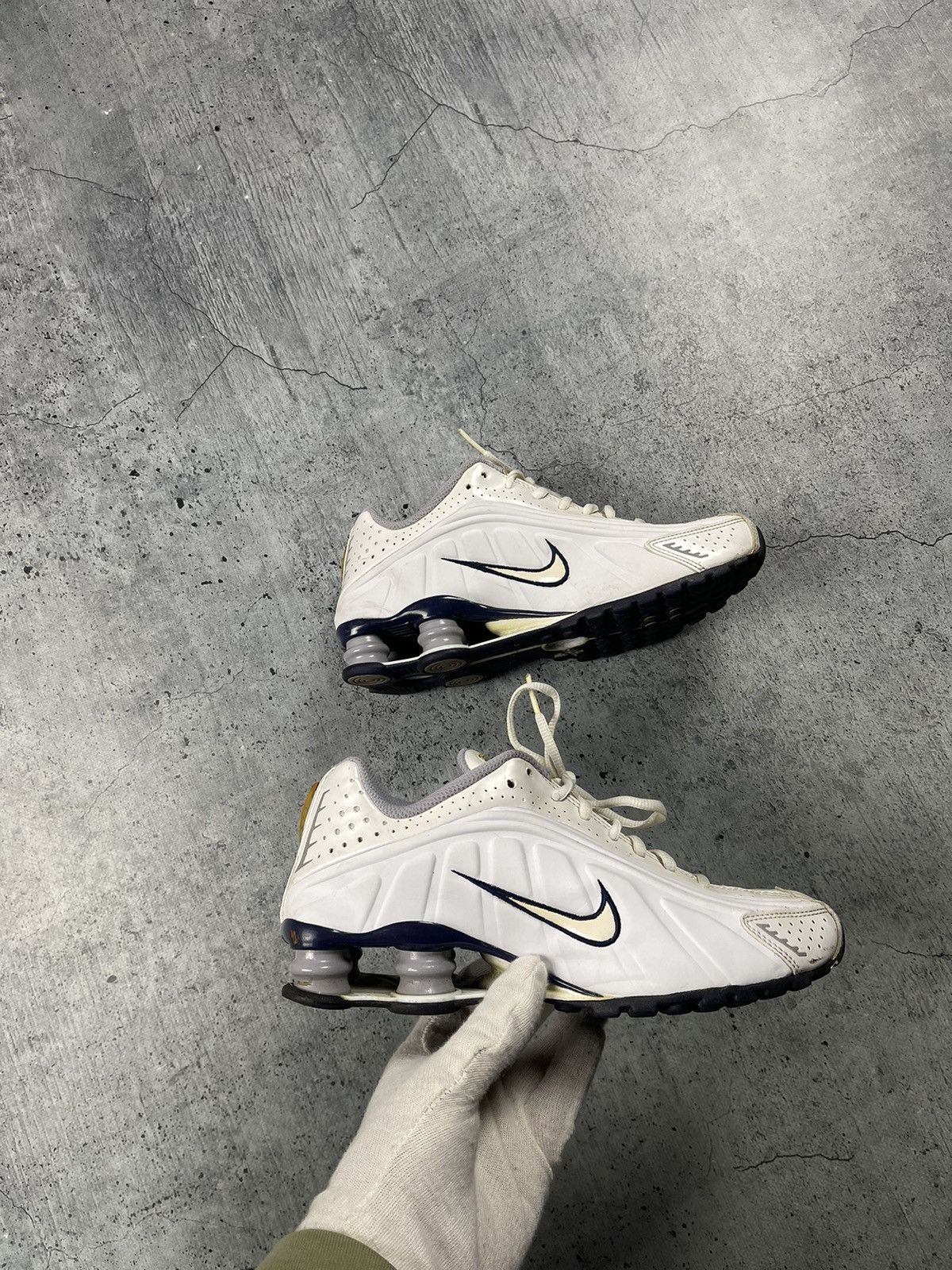 Nike Nike Shox 2000s Vintage Y2K Drill Leather Sneakers Size US 7 / EU 40 - 11 Thumbnail