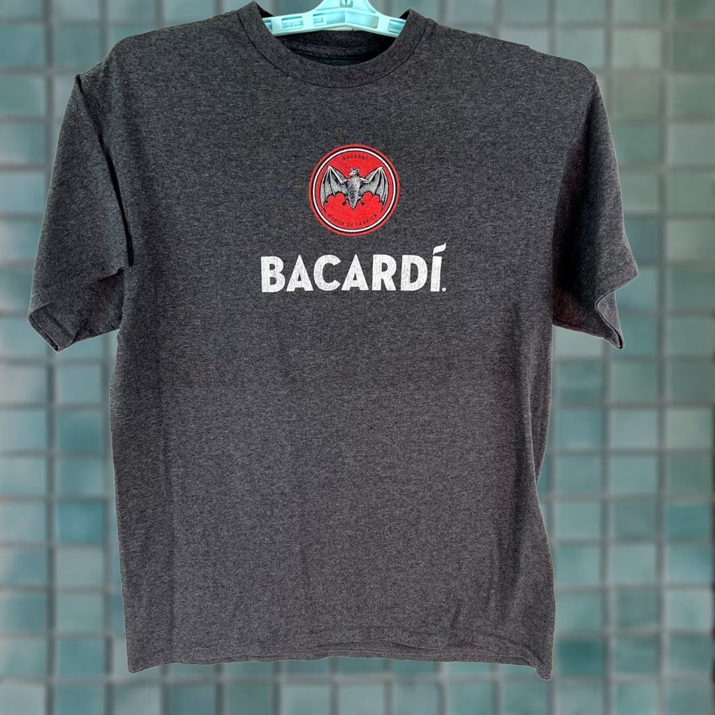 Vintage BACARDÍ Graphic Print Gray T-Shirt Size L Men Crew Neck Cotton Long Sleeve Size US L / EU 52-54 / 3 - 1 Thumbnail
