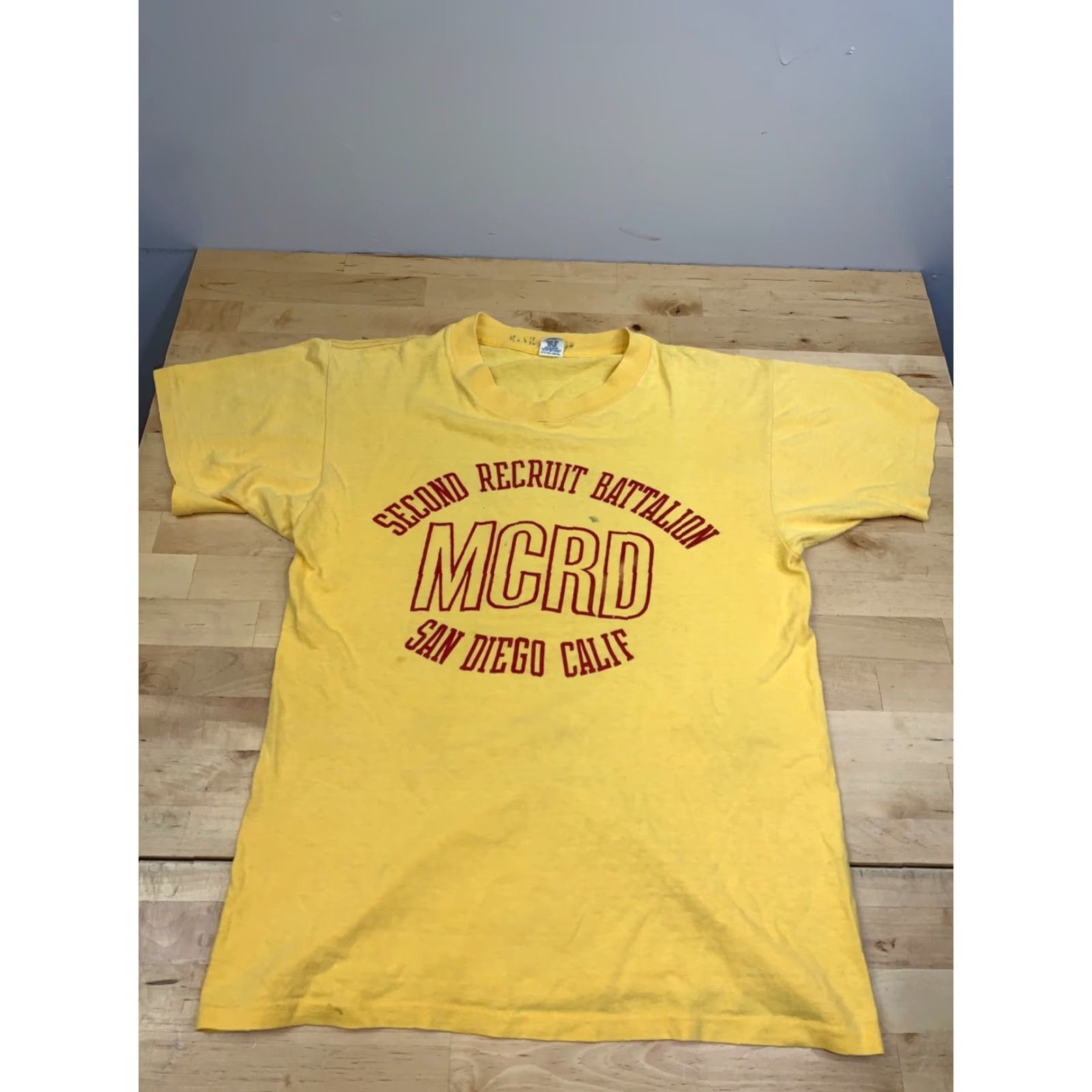 Vintage VINTAGE Marines Second Recruit Battalion MCRD shirt M Yellow 80s San Diego Mens Size US M / EU 48-50 / 2 - 3 Thumbnail