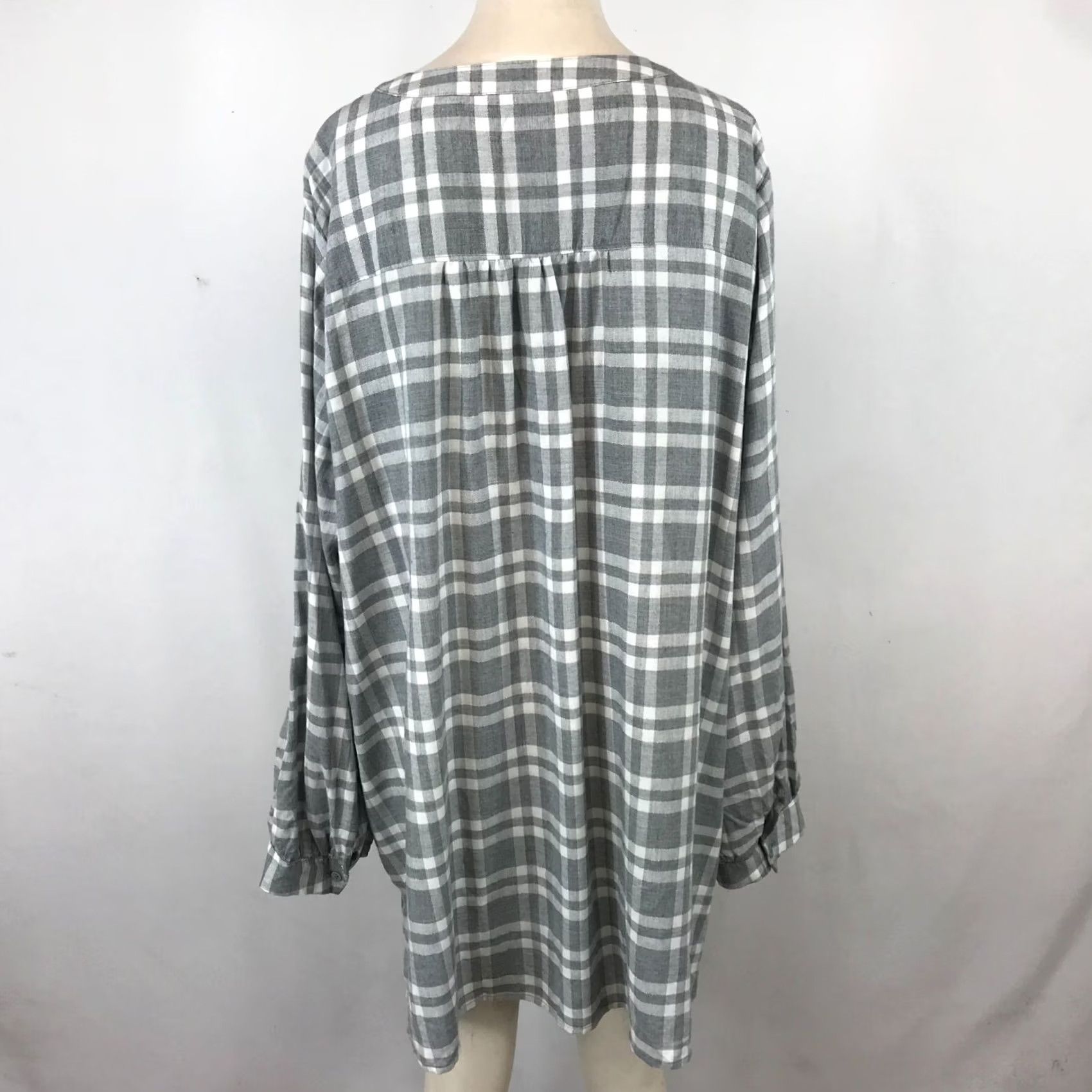 Vintage LANE BRYANT Tunic Top Womens 22/24 Gray Long Sleeve Button Round Neck Size 3XL / US 20-22 - 6 Thumbnail