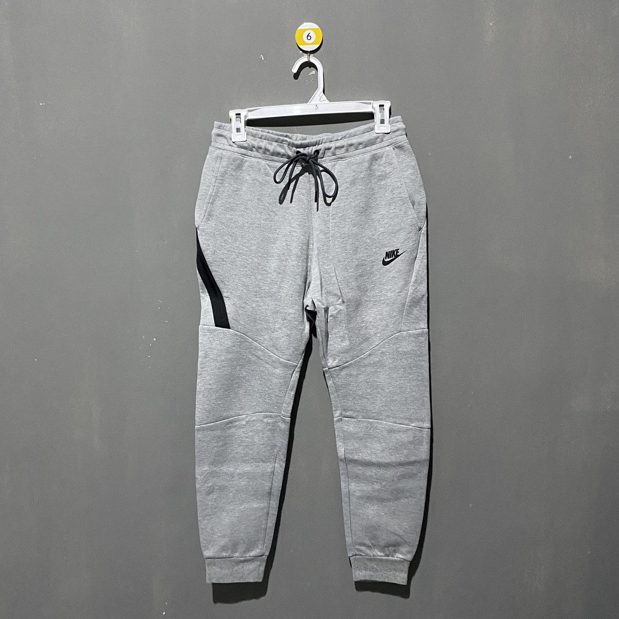 Nike Men's Nike Tech Fleece Jogger Sweatpants Gray Size US 28 / EU 44 - 1 Thumbnail