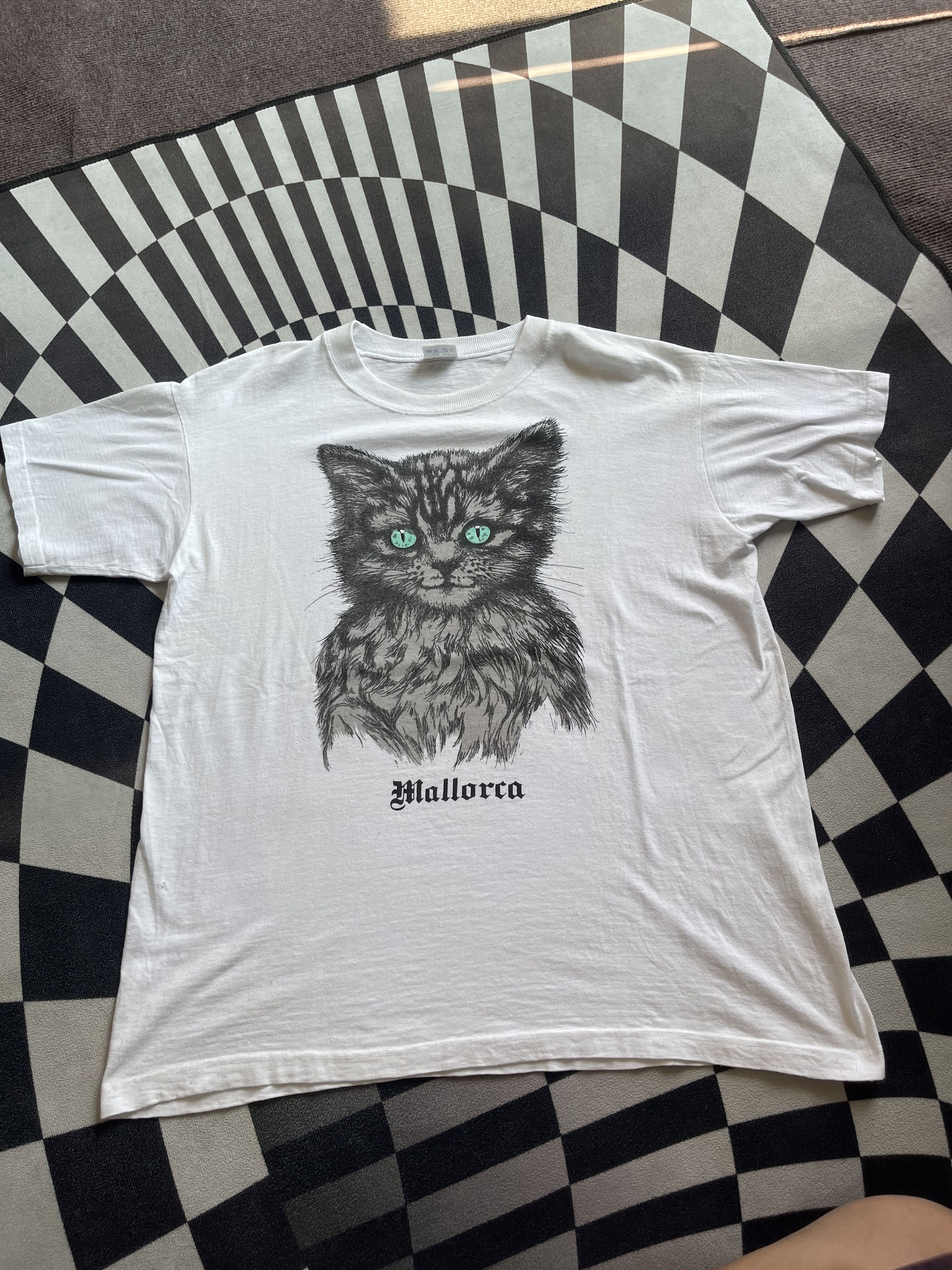 Vintage Vintage Realistic Cat Portrait Tee Mallorca Spain Souvenir Size US XL / EU 56 / 4 - 2 Thumbnail