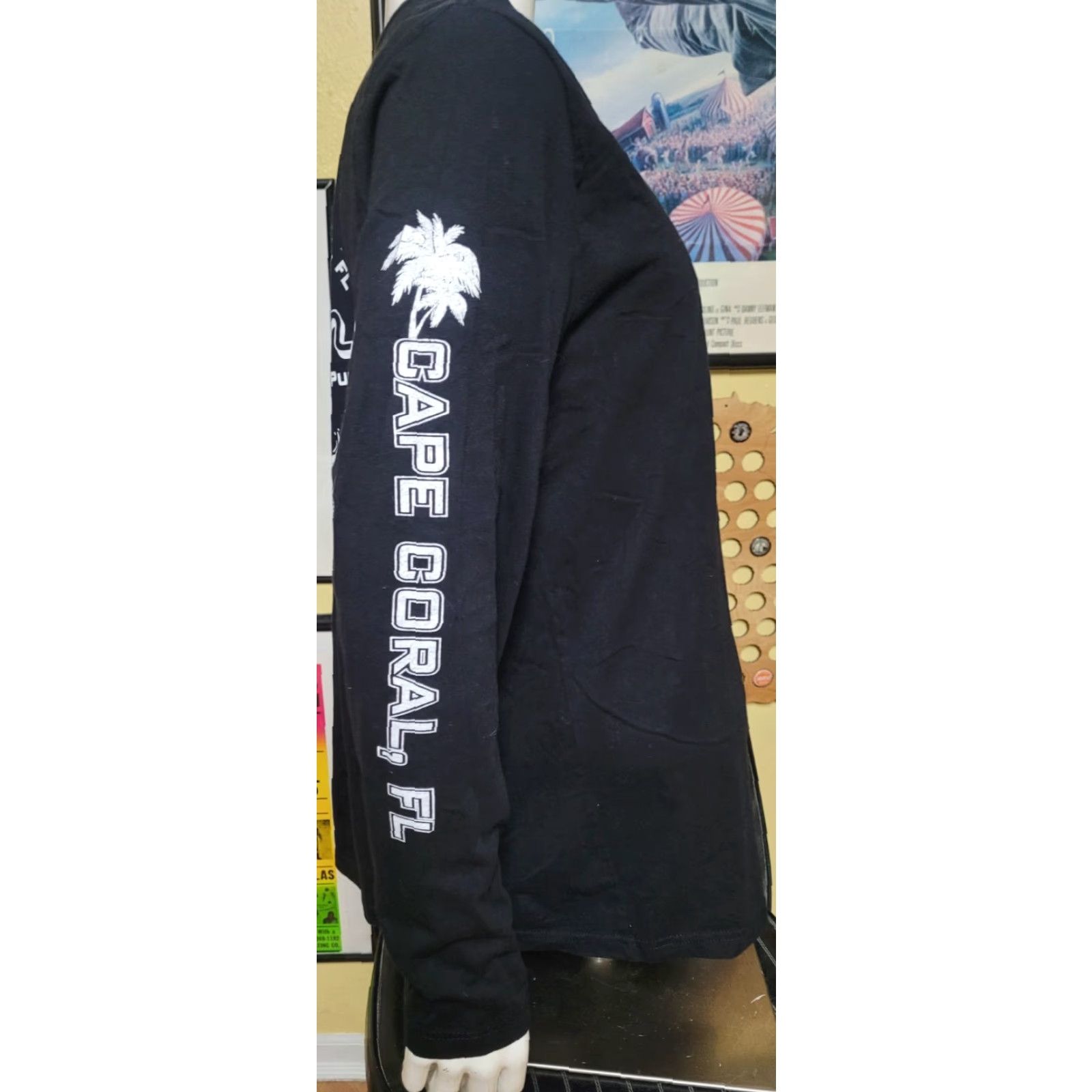Next Level VINTAGE Overtime Pizzeria & Sports Pub Long Sleeve T Shirt 2XL Cape Coral FL Black Cotton Next Level Unisex Adults T-Shirt Size US XXL / EU 58 / 5 - 4 Thumbnail