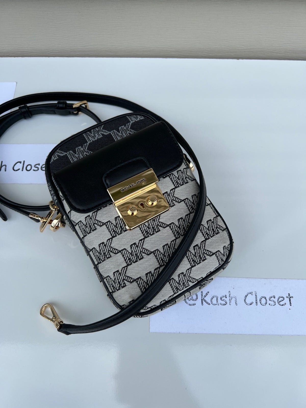 Michael Kors Phone Crossbody Sloan SM Top Zip Front Pocket