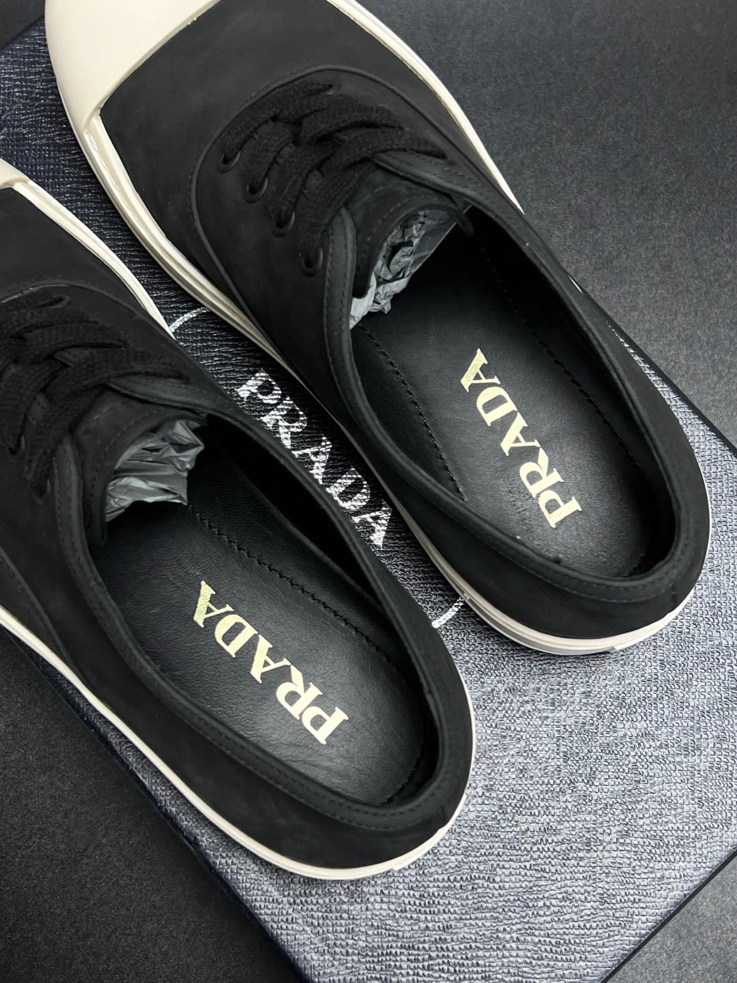 Prada PRADA Downtown Low-Top Leather Sneakers K15 Size US 6 / EU 39 - 4 Thumbnail