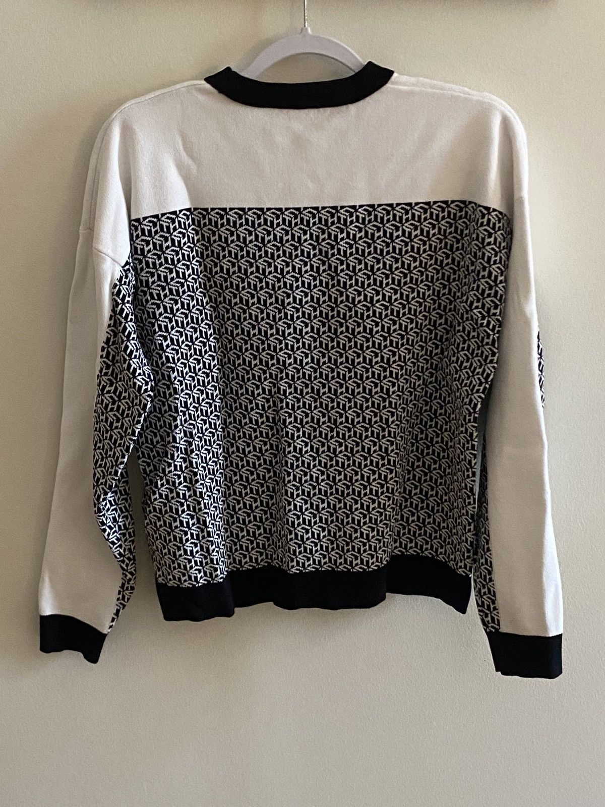Tommy Hilfiger Cropped Knit Tommy Hilfiger Monogram Sweater Size L / US 10 / IT 46 - 2 Thumbnail