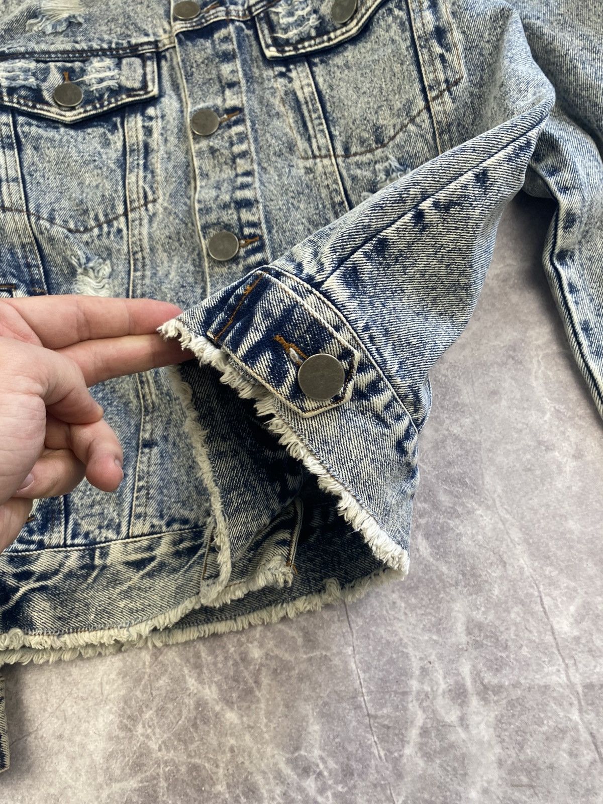 Pieces Uniques Pieces Uniques Distressed Denim Jacket Type 3 Size: S Size US S / EU 44-46 / 1 - 5 Thumbnail