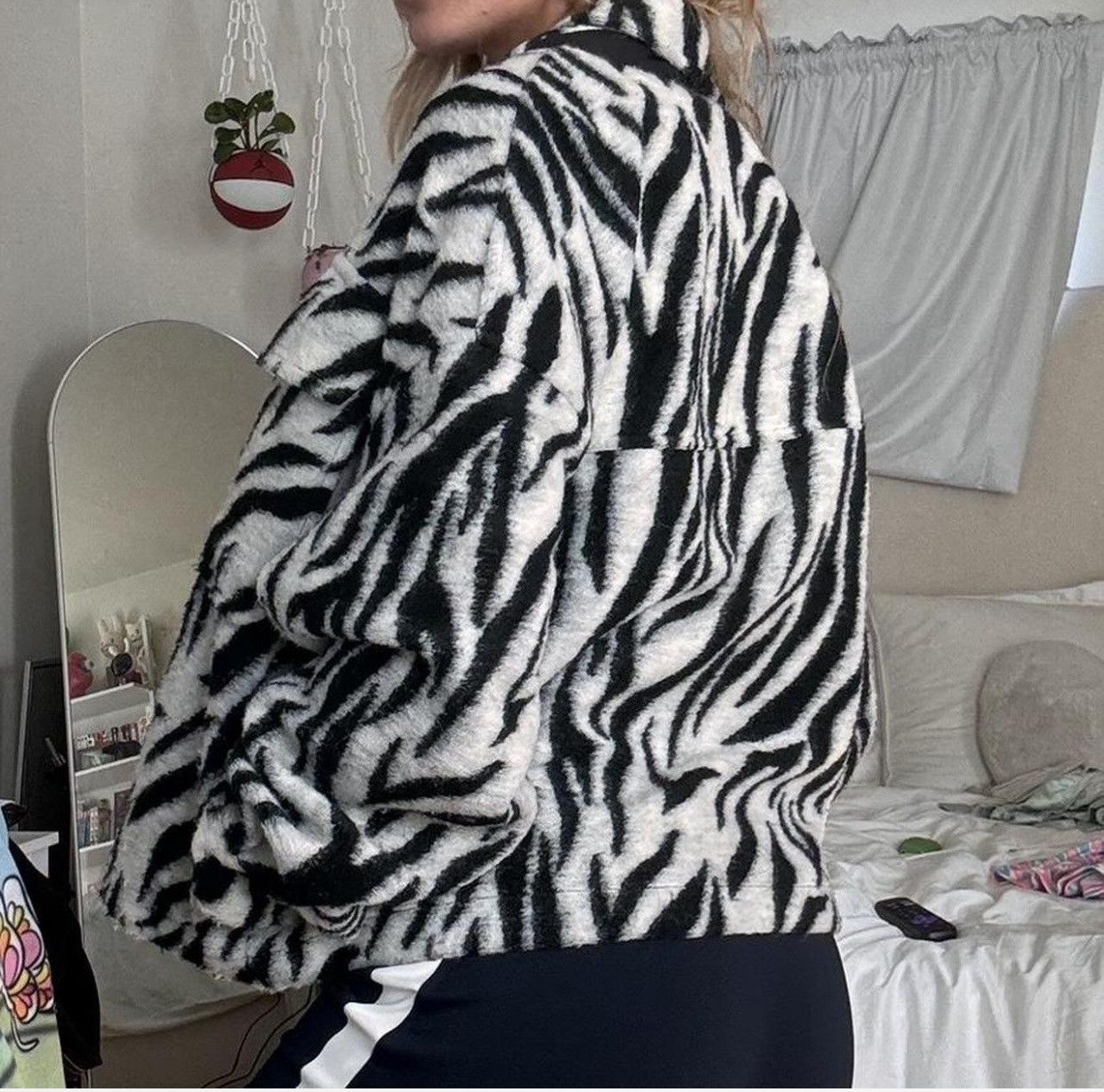 Bershka Bershka Zebra Print Wool Button Jacket M/L Size Size M / US 6-8 / IT 42-44 - 3 Thumbnail