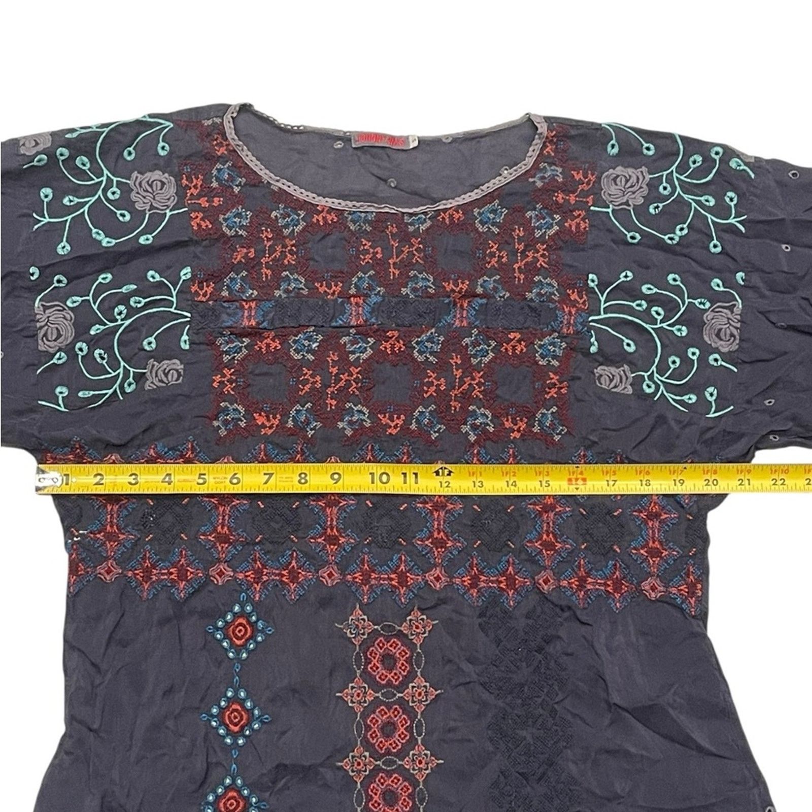 Johnny Was Johnny Was Embroidered 3/4 Sleeve Lightweight Blouse S Size S / US 4 / IT 40 - 9 Thumbnail