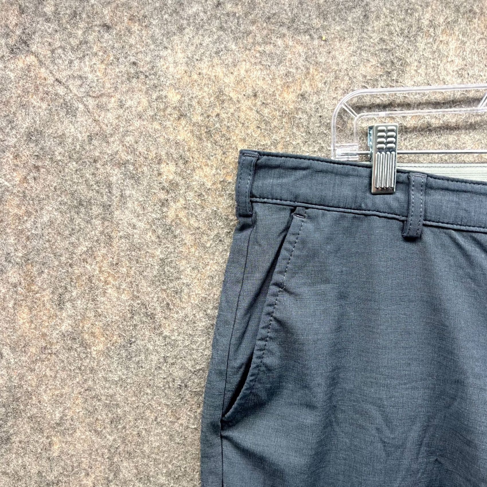 Izod Izod Shorts Mens 34 Heather Blue Chino Flat Front Straight Fit Golf Golfer Knit Size US 34 / EU 50 - 7 Thumbnail