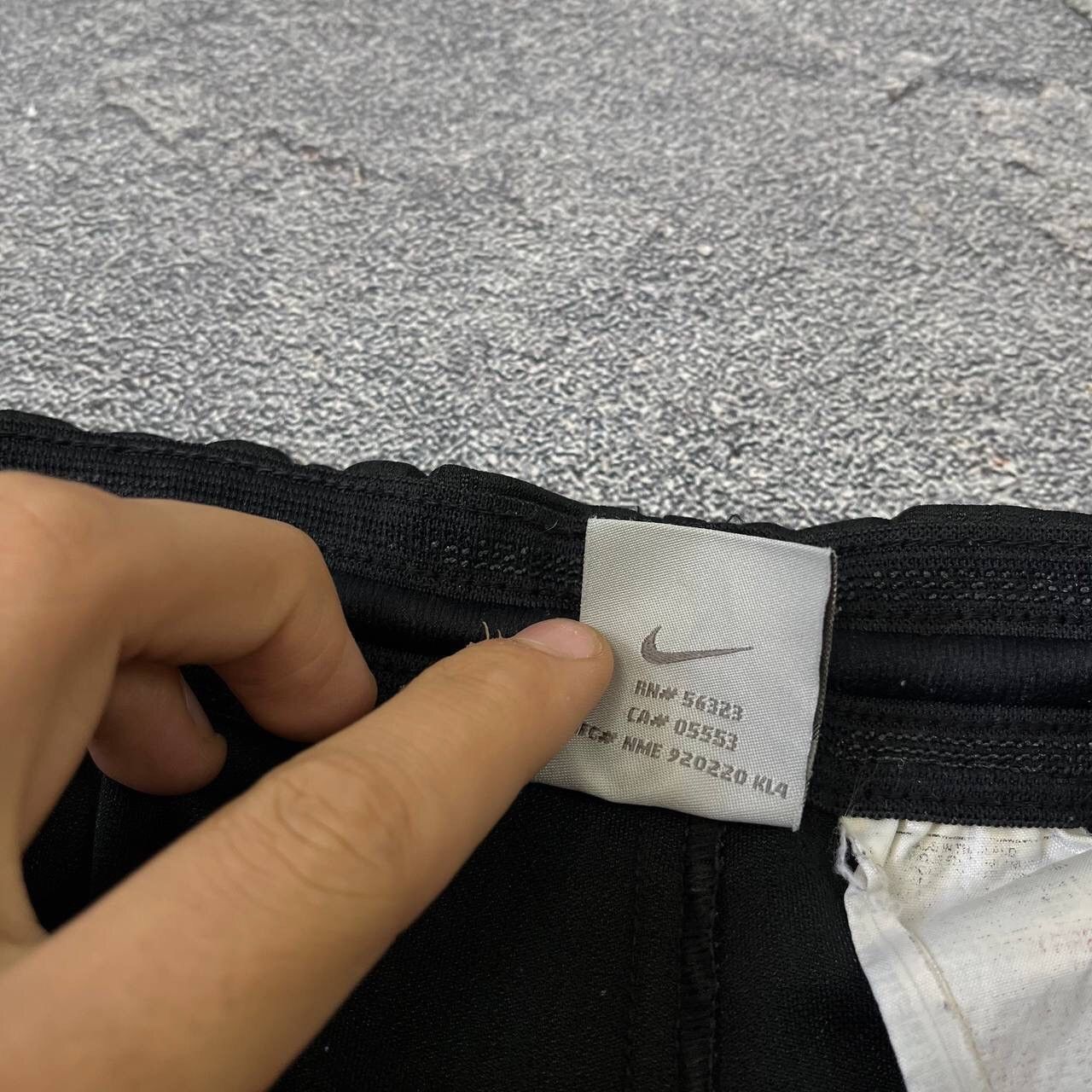 Nike Vintage 90s Black Nike Shorts Size M Size US 33 - 9 Thumbnail