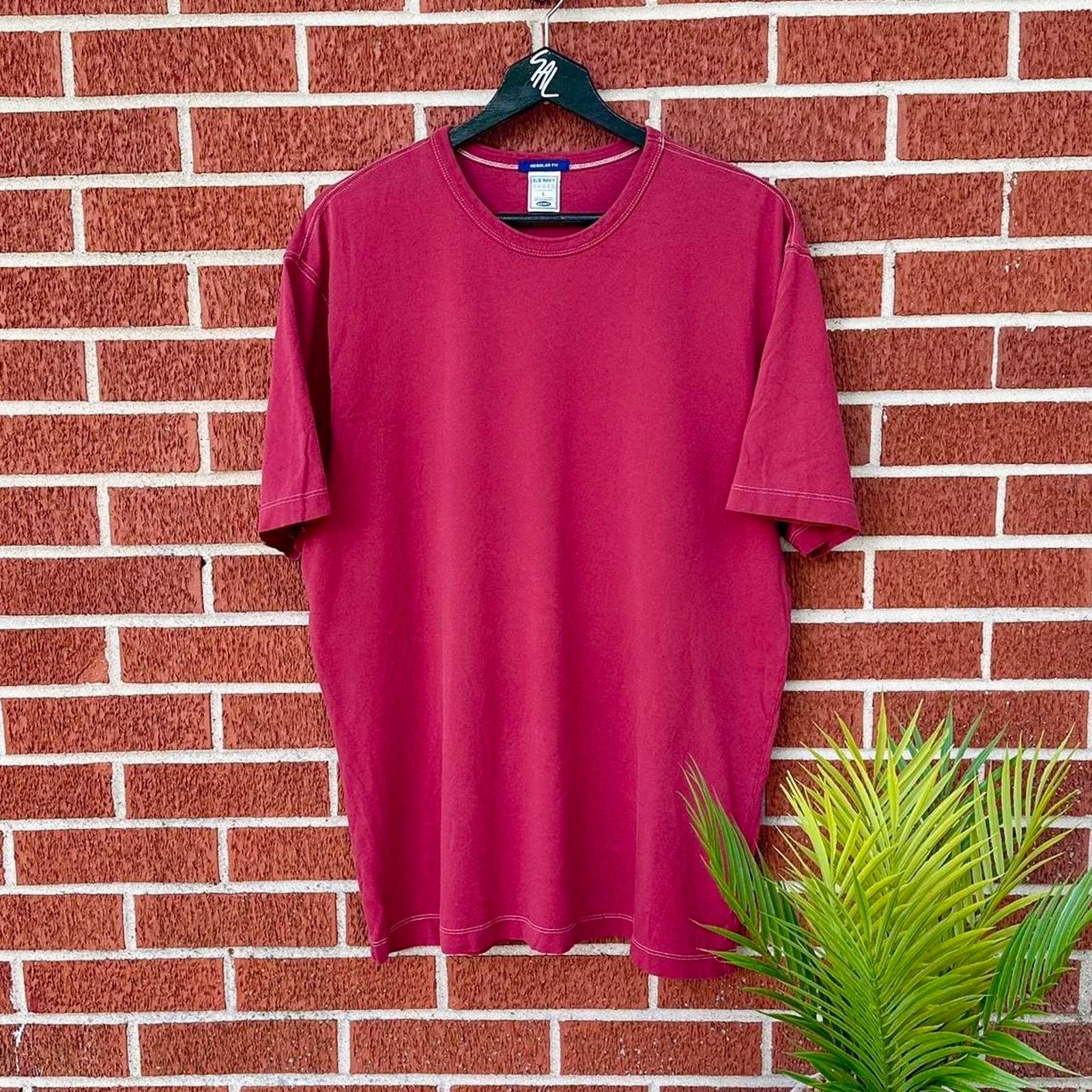 Old Navy Vintage old navy brand regular fit blank short sleeve shirt Size US L / EU 52-54 / 3 - 1 Thumbnail