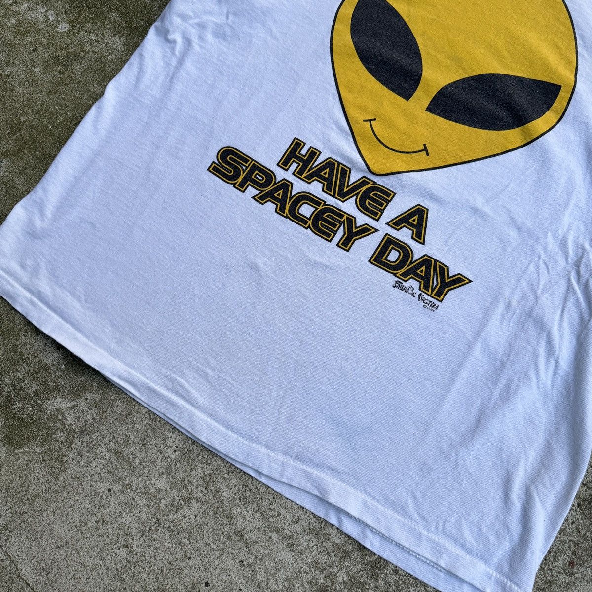 Fashion Victim 90s Have A Spacey Day Alien Shirt Thrashed Faded ERD Grunge Size US XL / EU 56 / 4 - 10 Thumbnail