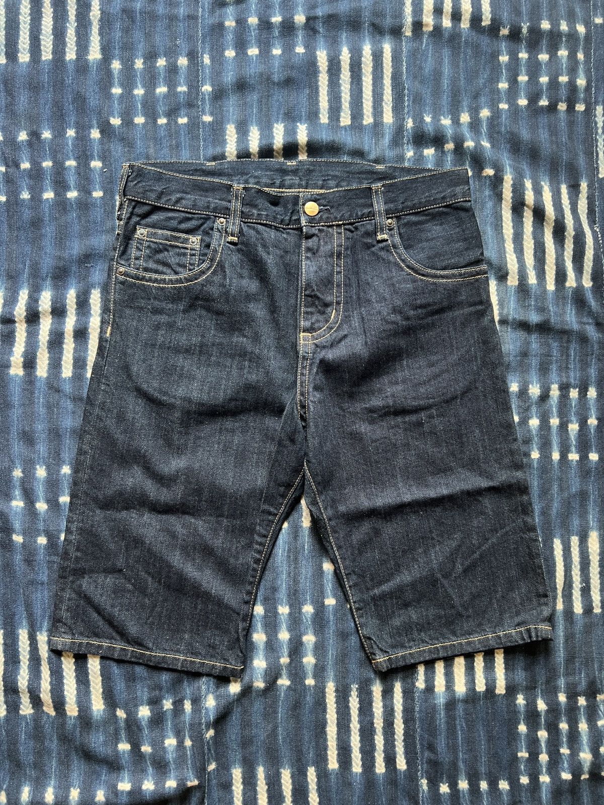 Carhartt Wip Carhartt WIP Indigo Bermuda Denim Shorts Size US 30 / EU 46 - 1 Thumbnail