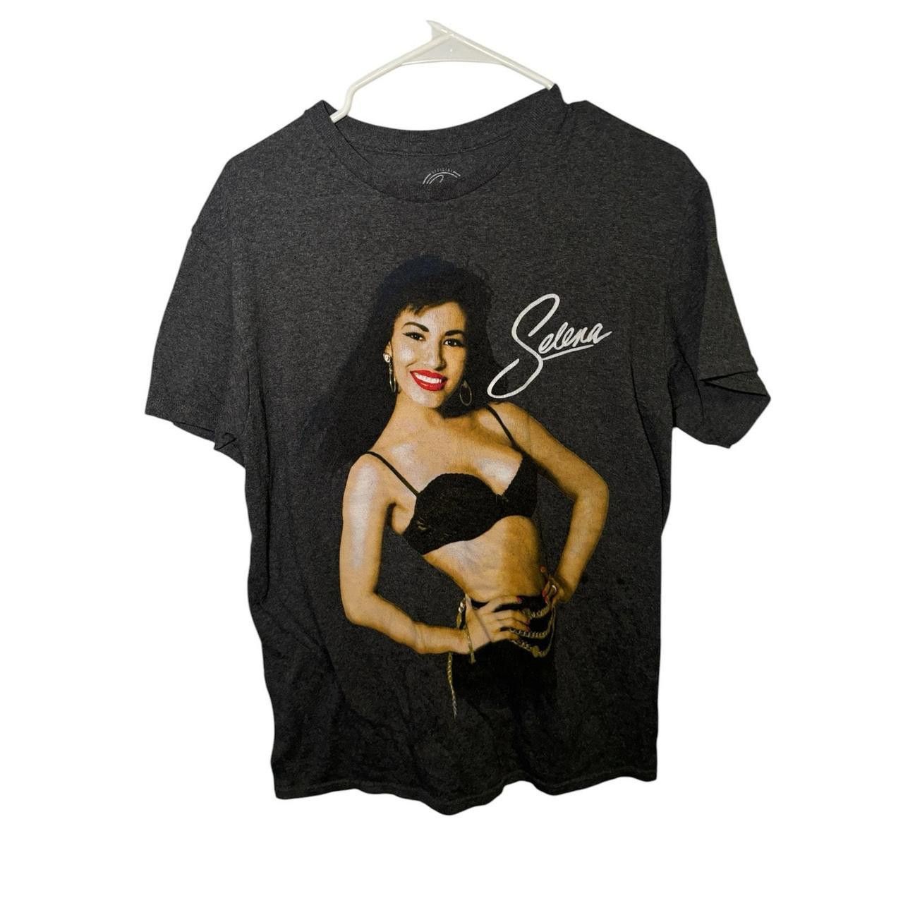 Forever 21 Selena Quintanilla Amor Prohibido Graphic Tee Size S / US 4 / IT 40 - 1 Thumbnail