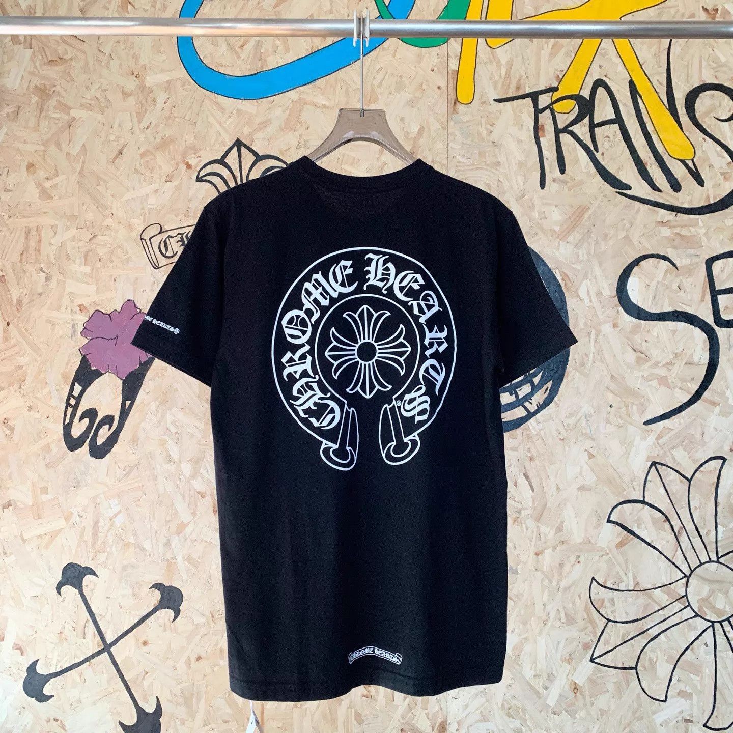Chrome Hearts Chrome Hearts Black Horseshoe Logo Pocket Short Sleeve T Size US L / EU 52-54 / 3 - 7 Thumbnail